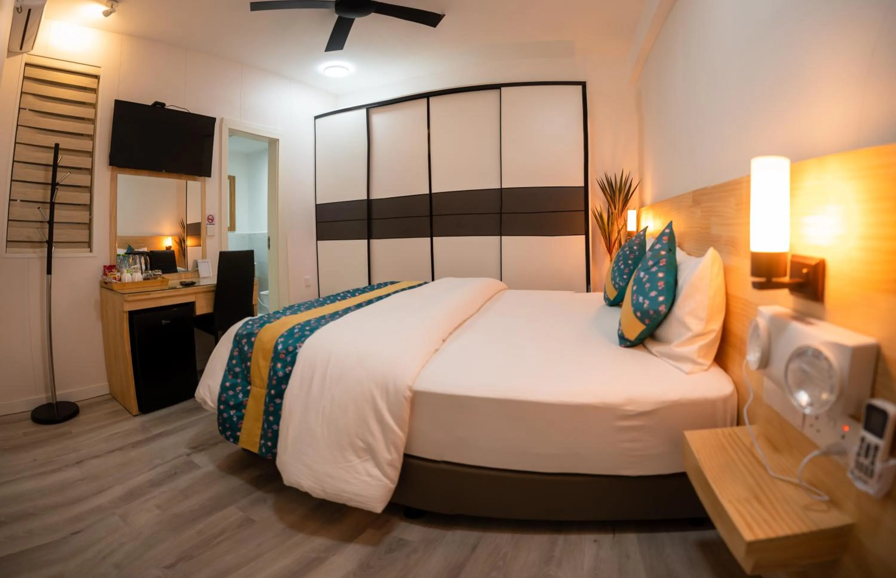 Bed in Tourist Inn Grand