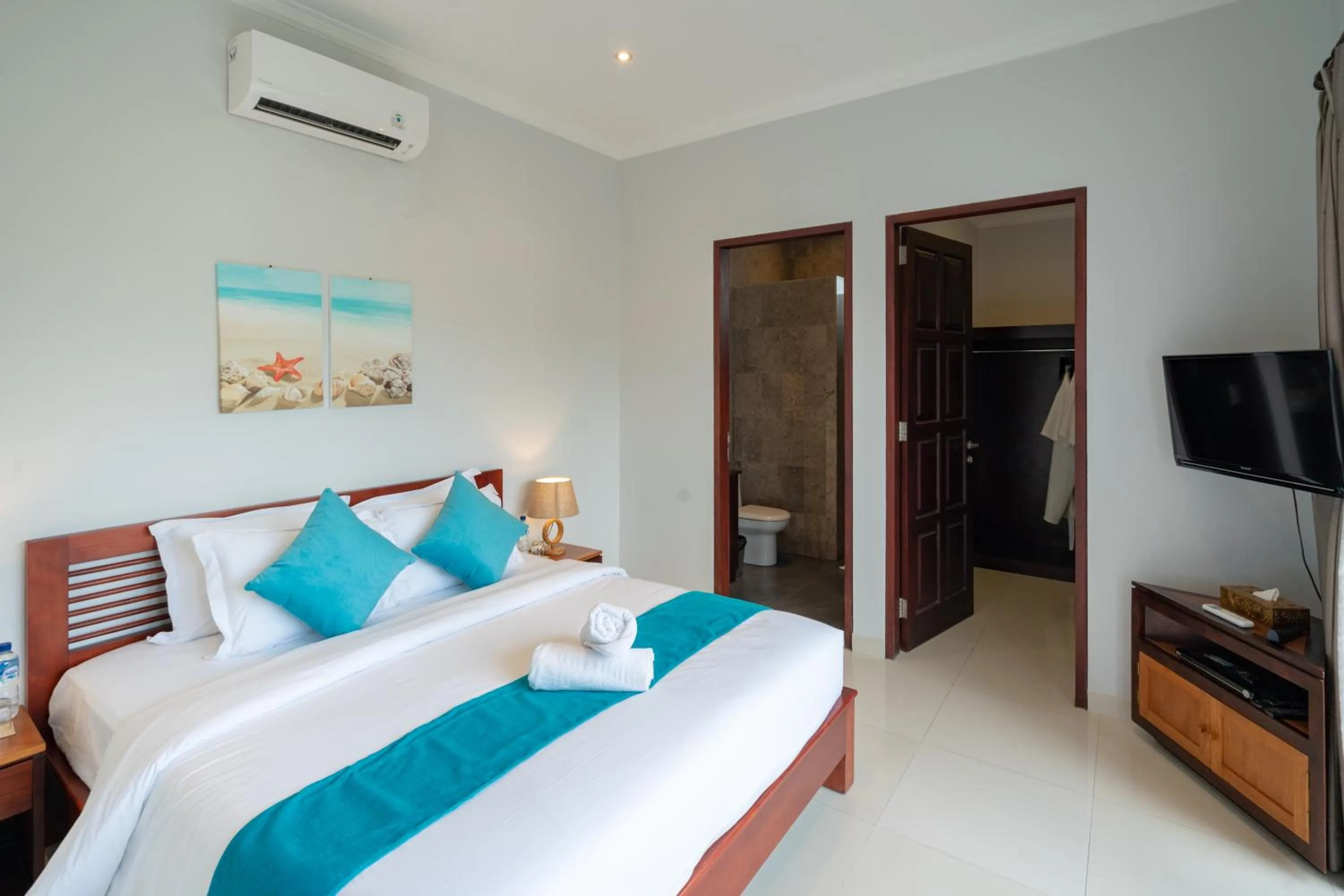 Bedroom, Bed in Echo Suji Villa