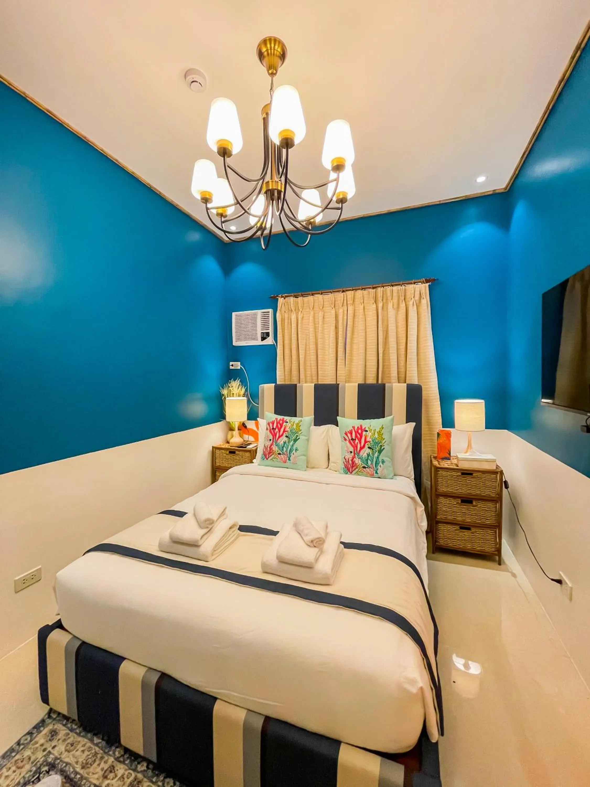 Bed in UNWND Boutique Hotel Calatagan