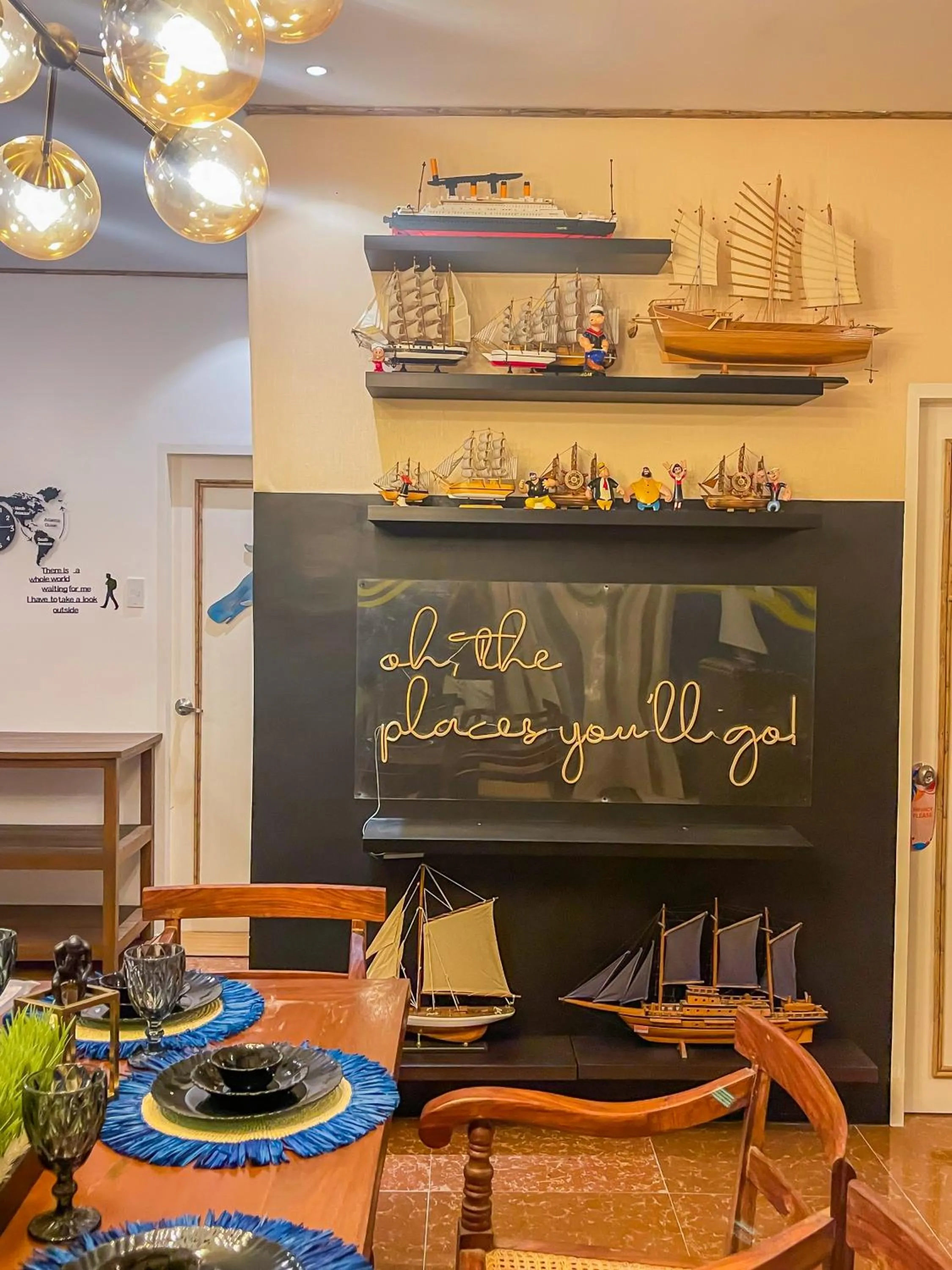 TV and multimedia in UNWND Boutique Hotel Calatagan