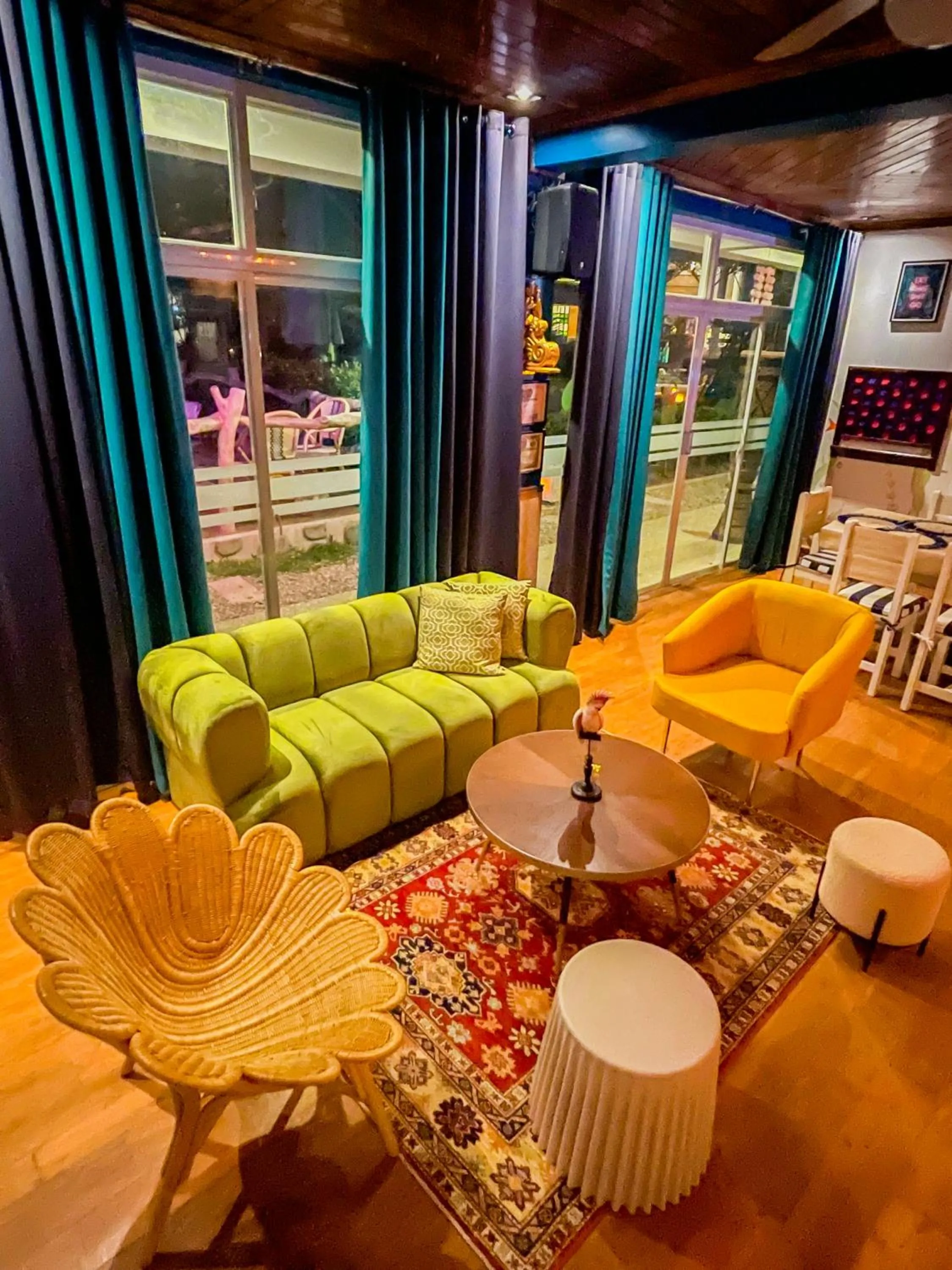 Food and drinks in UNWND Boutique Hotel Calatagan