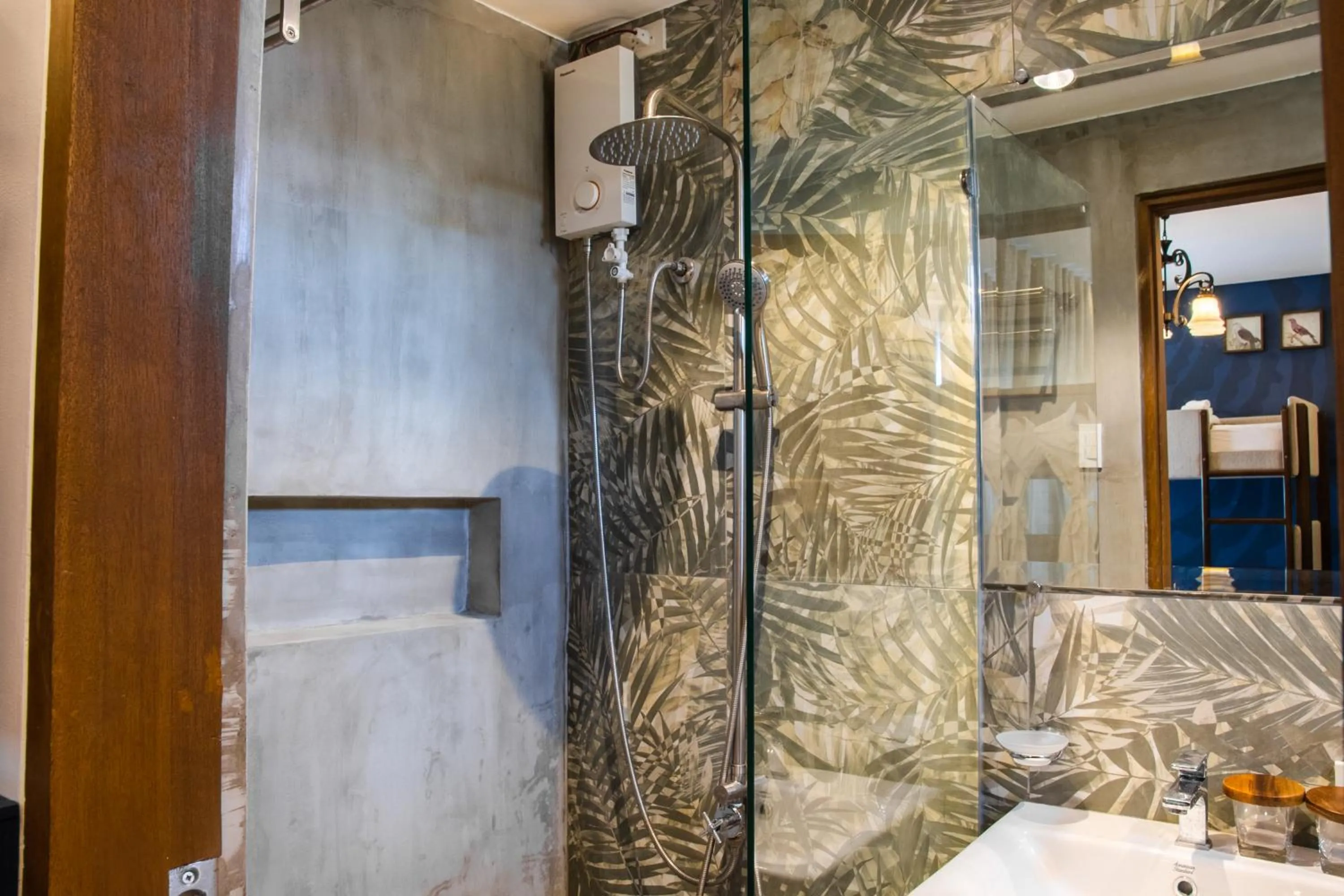 Shower in UNWND Boutique Hotel Calatagan