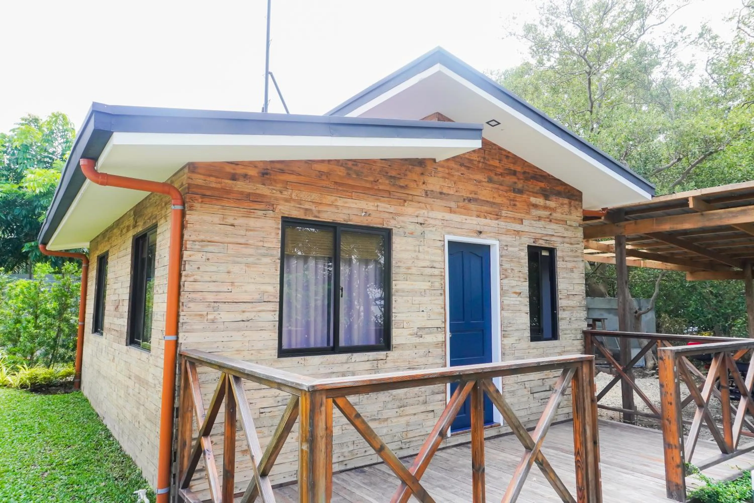 Property building in UNWND Boutique Hotel Calatagan