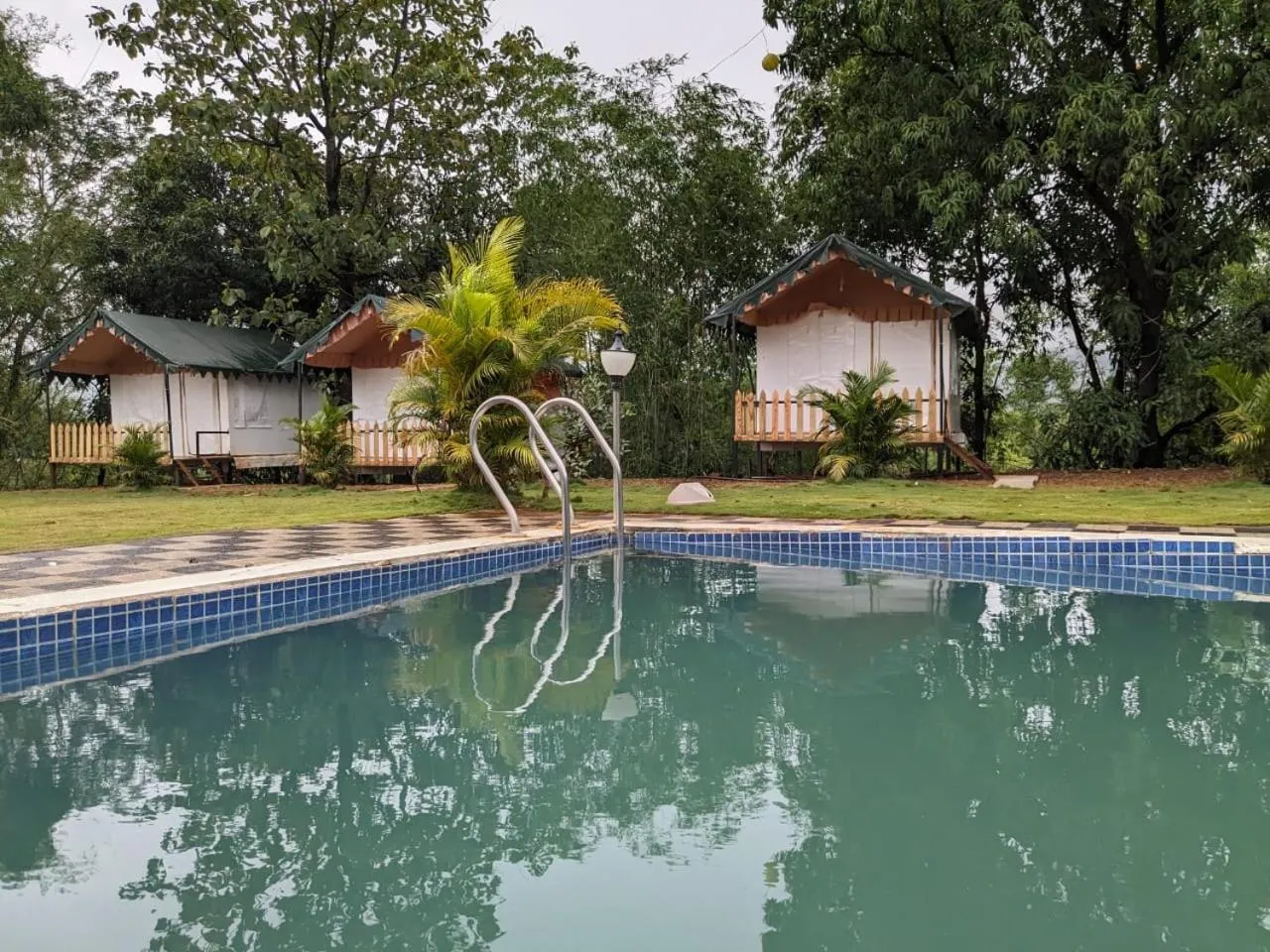 Garden in Panshet Camping