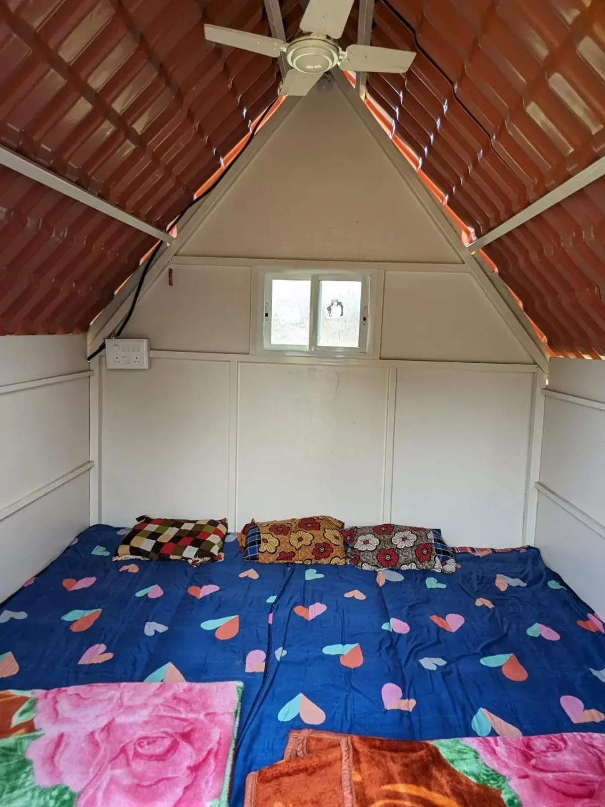 Bed in Panshet Camping Bed in Panshet Camping