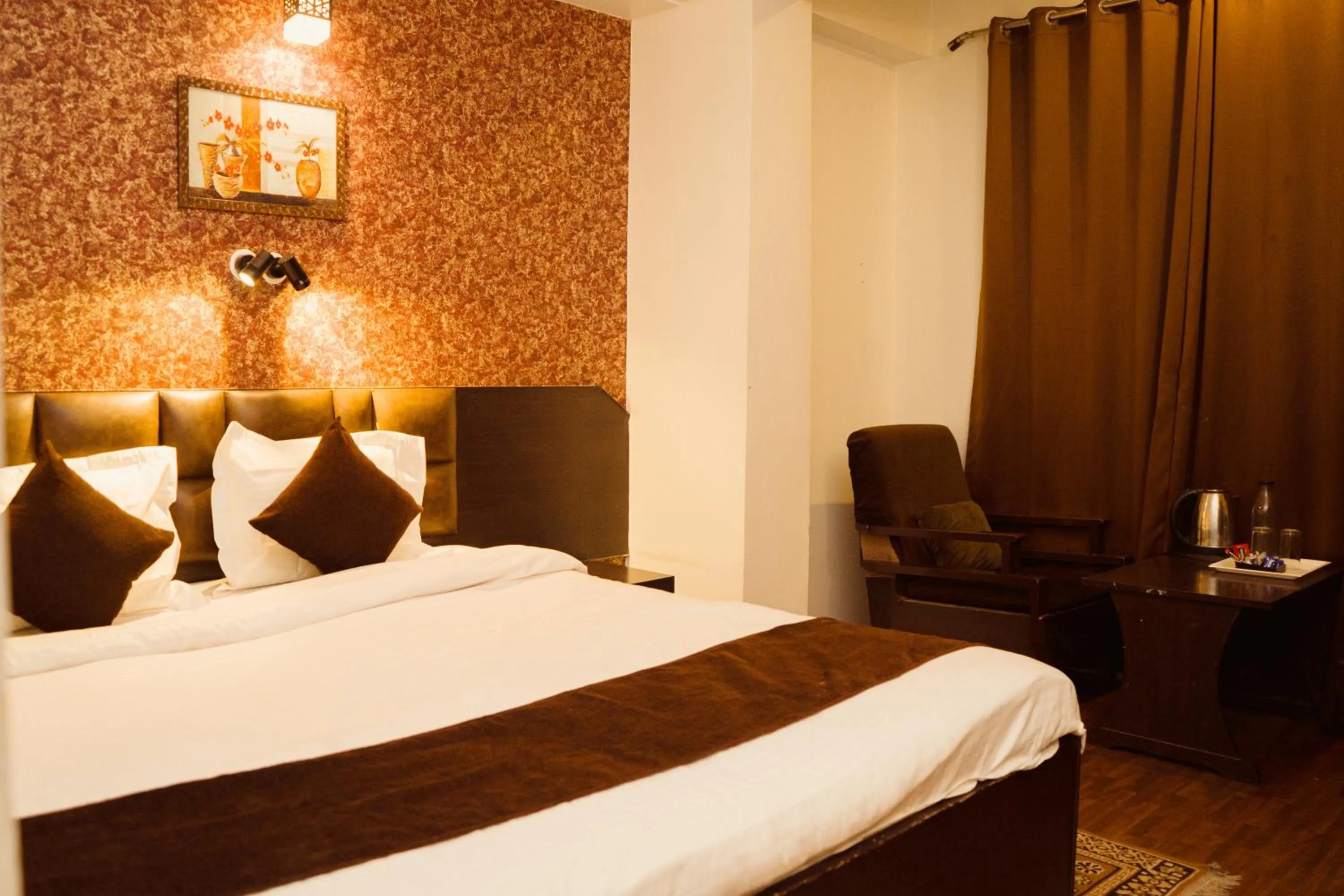 Bed in Hotel Siddhi Vinayak Regency, Mg Marg