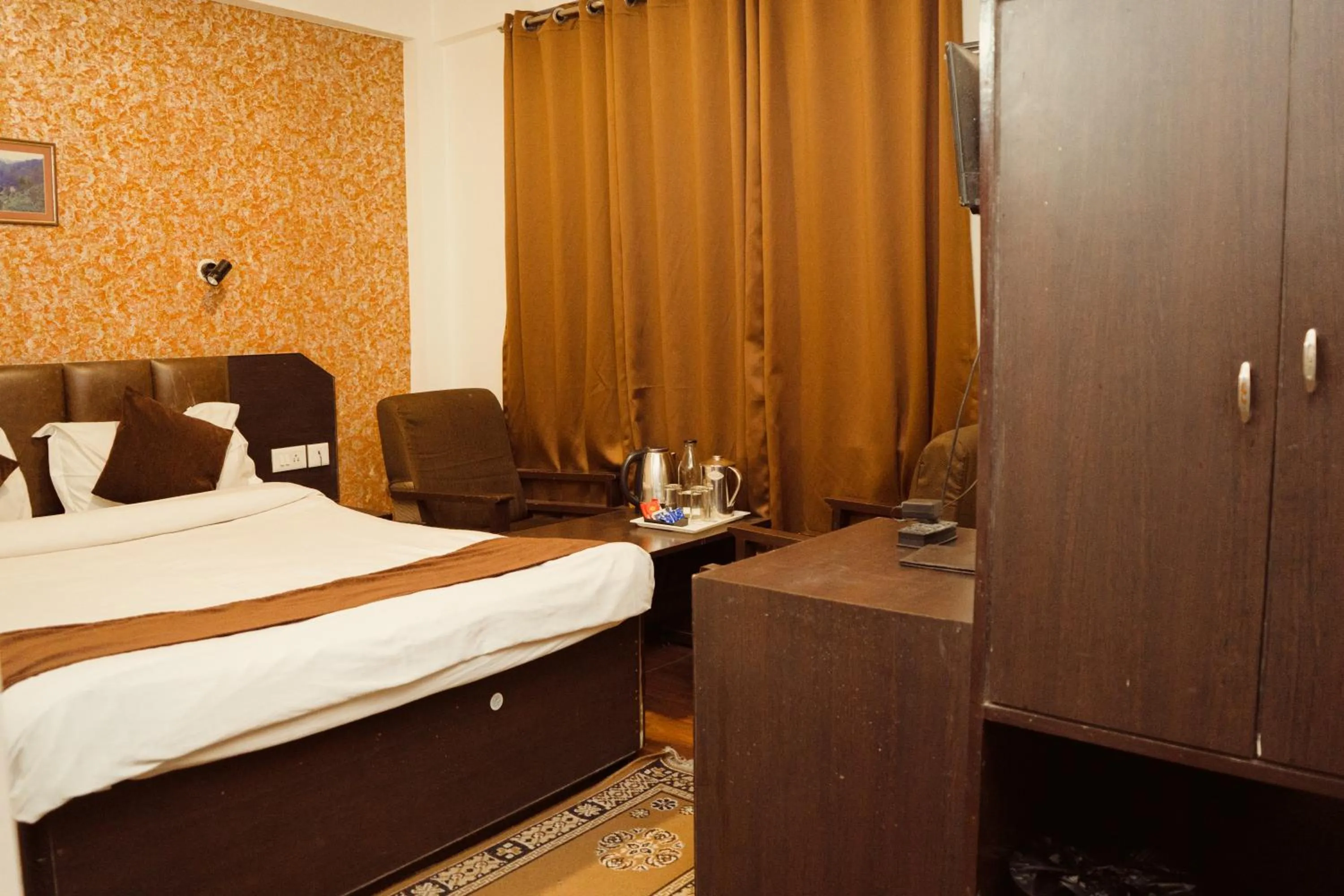Bedroom, Bed in Hotel Siddhi Vinayak Regency, Mg Marg