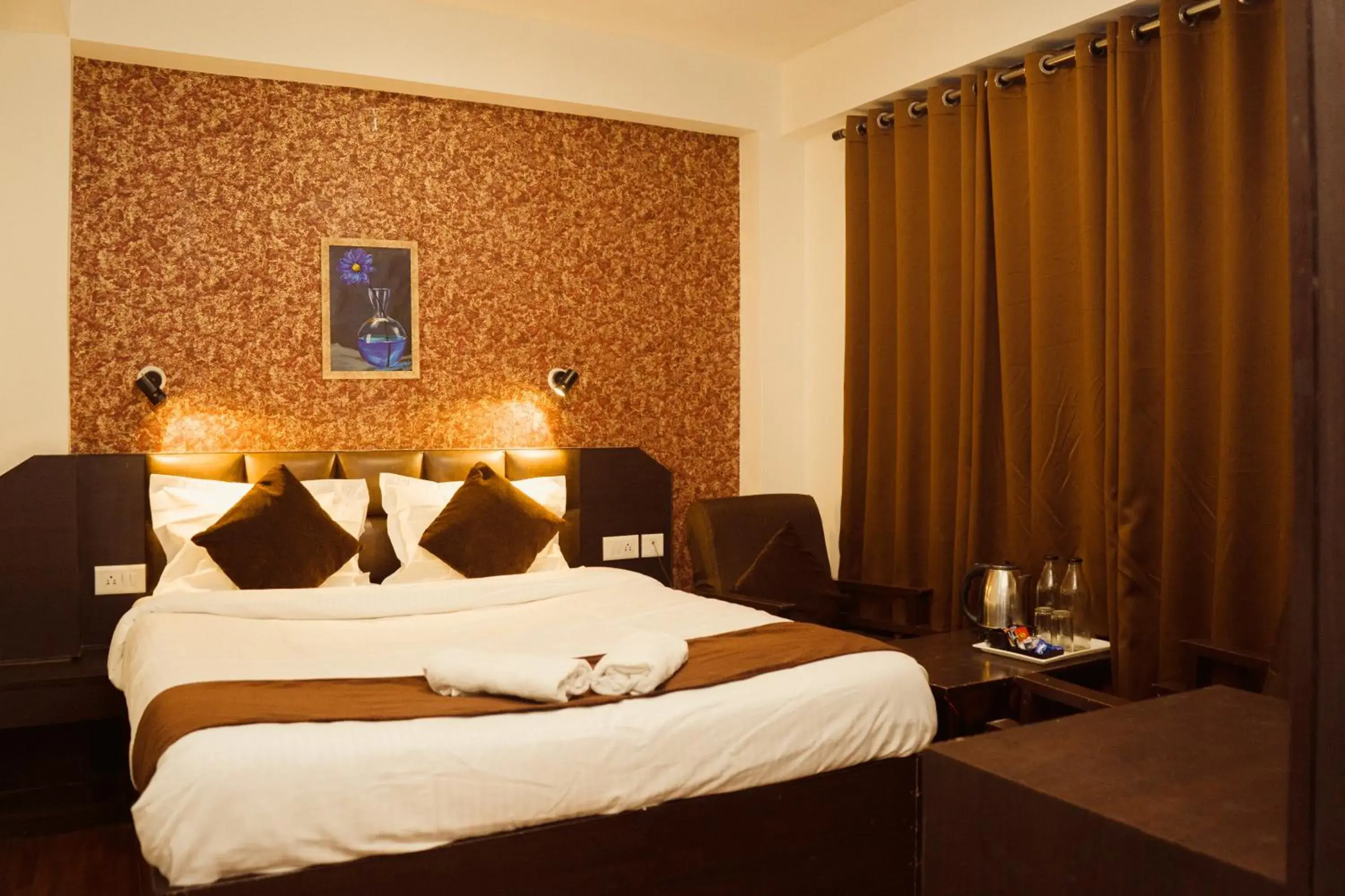 Budget Double or Twin Room in Hotel Siddhi Vinayak Regency, Mg Marg Budget Double or Twin Room in Hotel Siddhi Vinayak Regency, Mg Marg