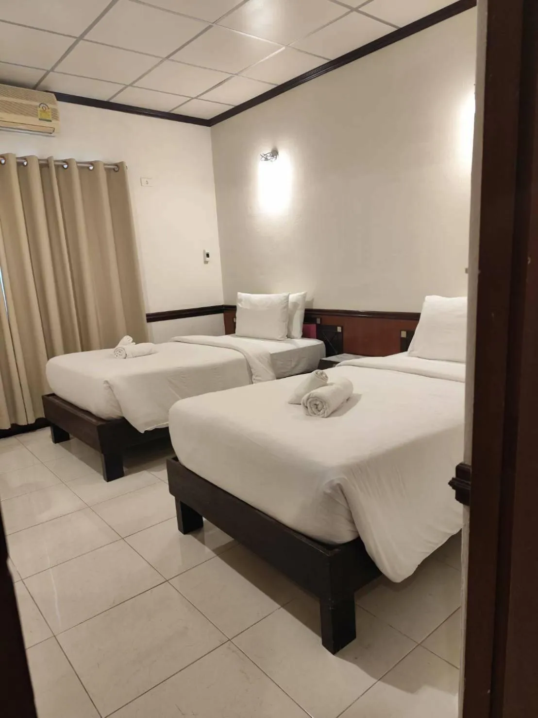 Bed in Seaside Palace Hotel