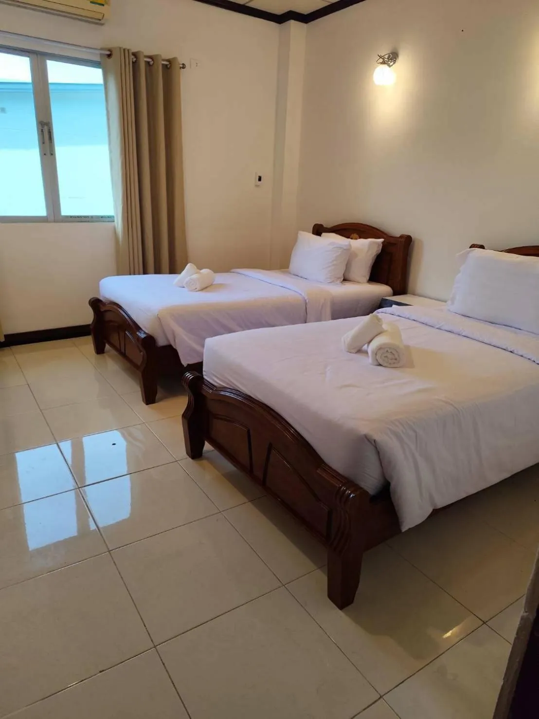 Bed in Seaside Palace Hotel