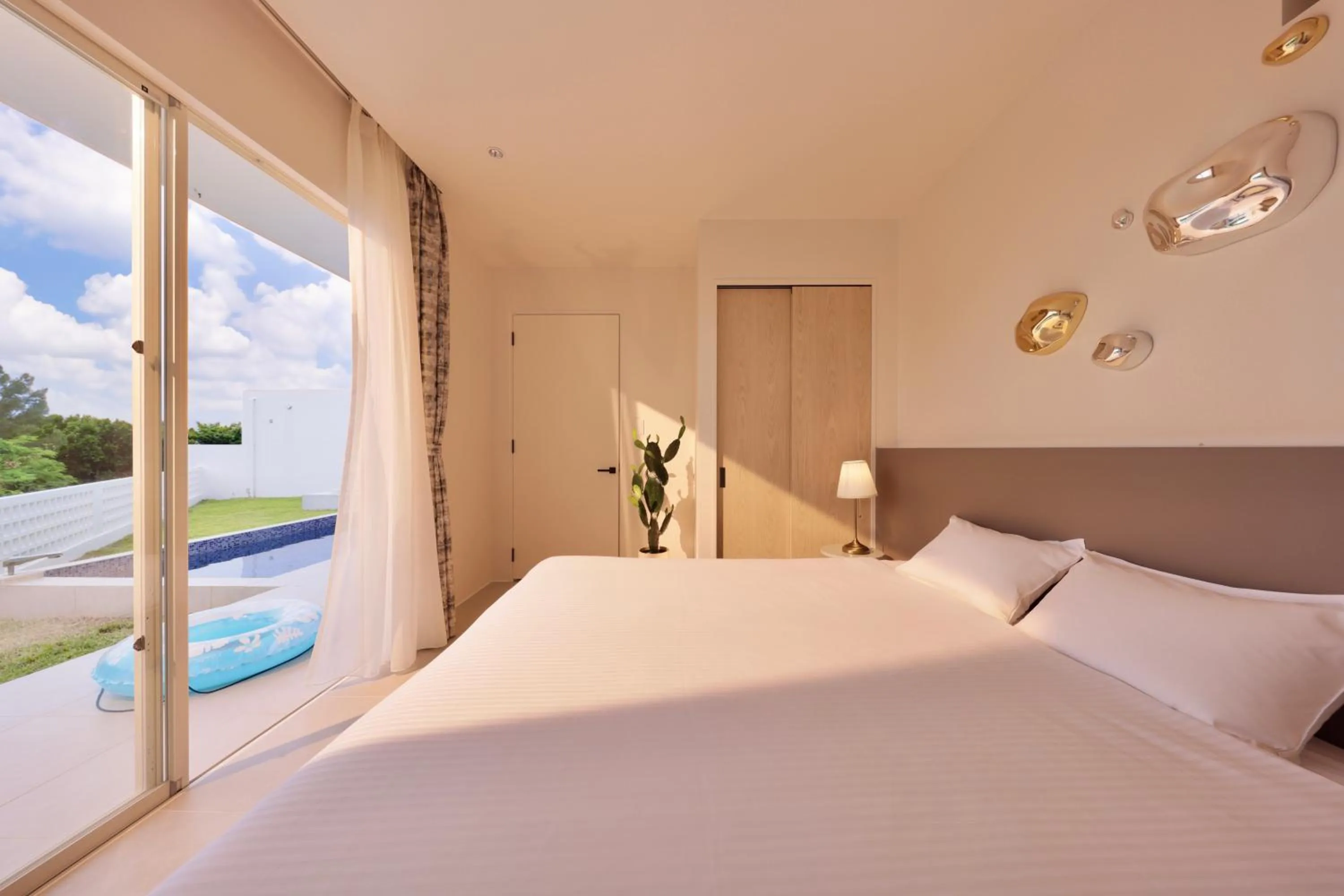 Bedroom, Bed in Crystal Villa Bayside