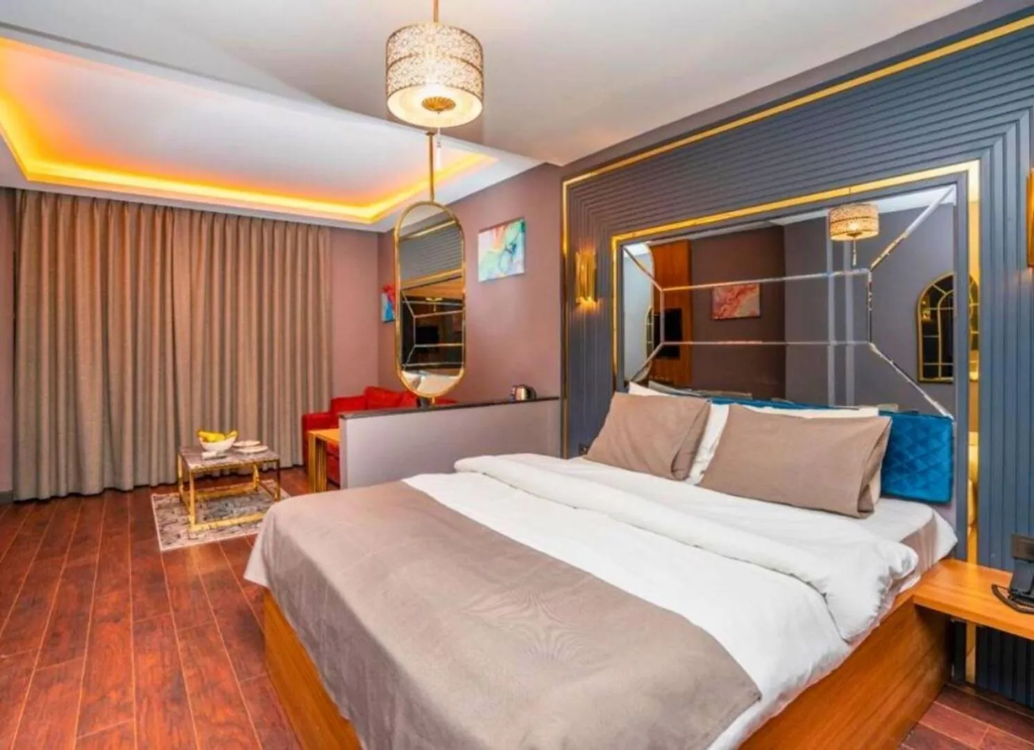 Photo of the whole room, Bed in 216 Eagle Palace Suite