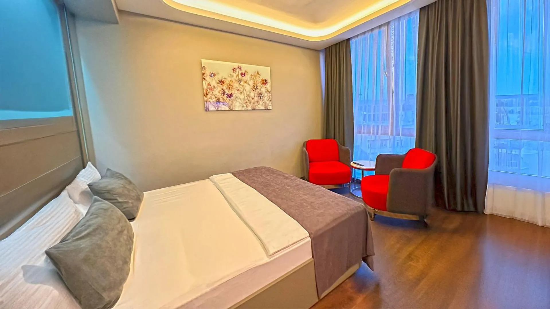 Bed in 216 Eagle Palace Suite