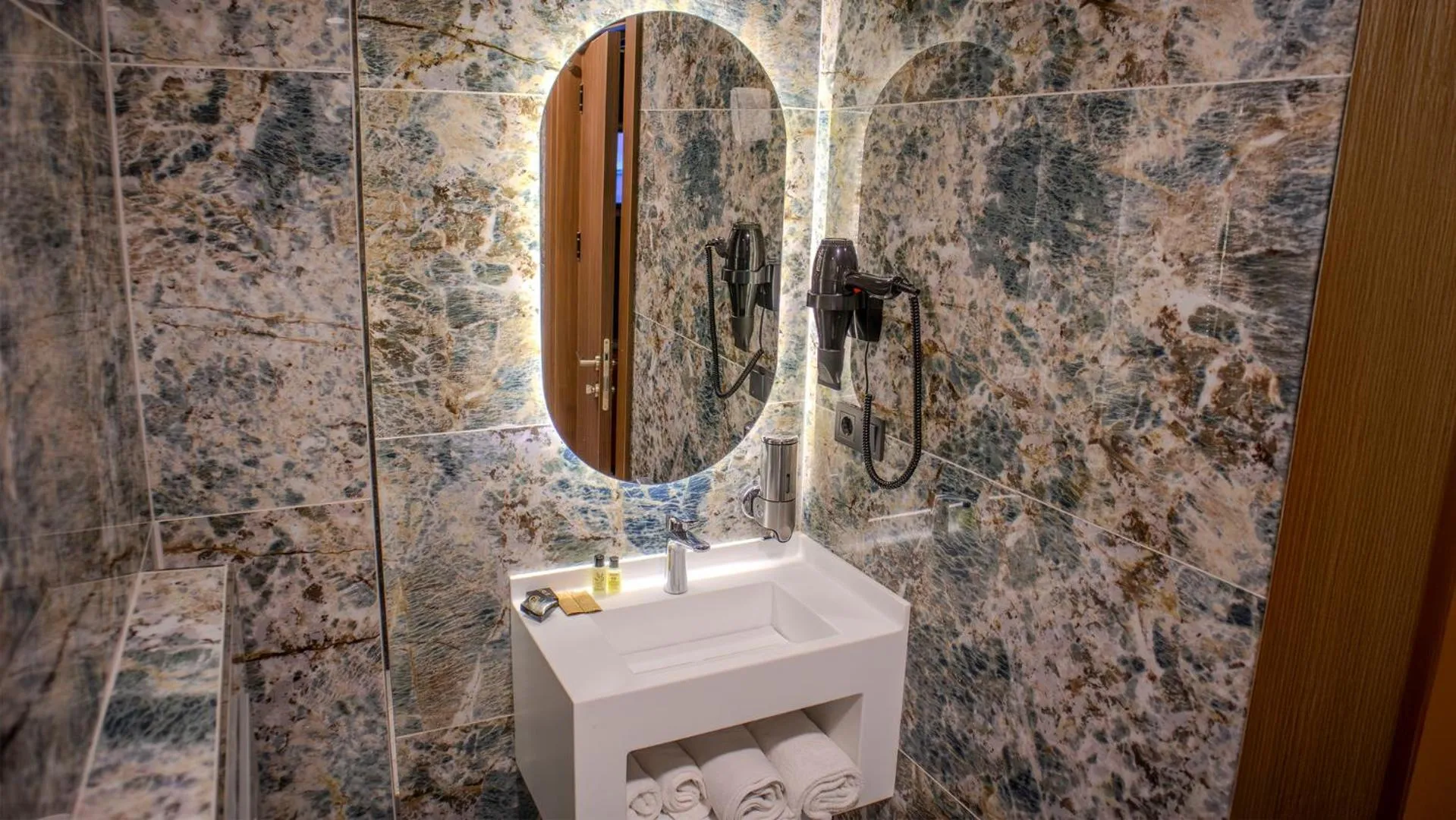 Bathroom in 216 Eagle Palace Suite