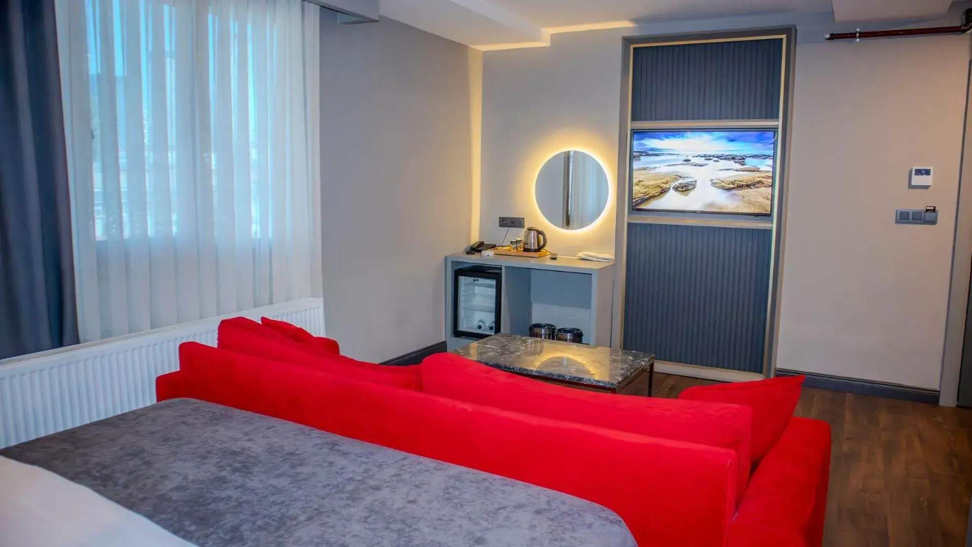 Photo of the whole room, Bed in 216 Eagle Palace Suite Photo of the whole room, Bed in 216 Eagle Palace Suite