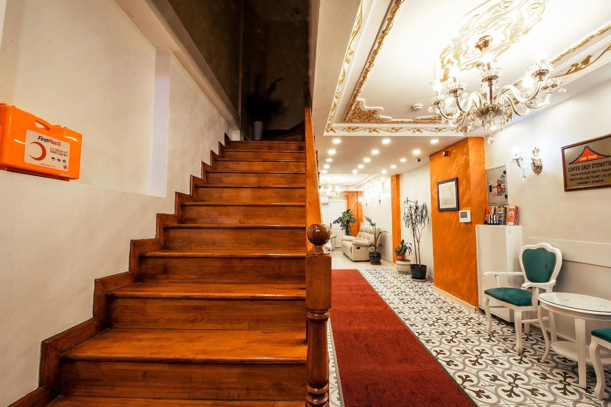 Facade/entrance in Linfer Hotel Taksim