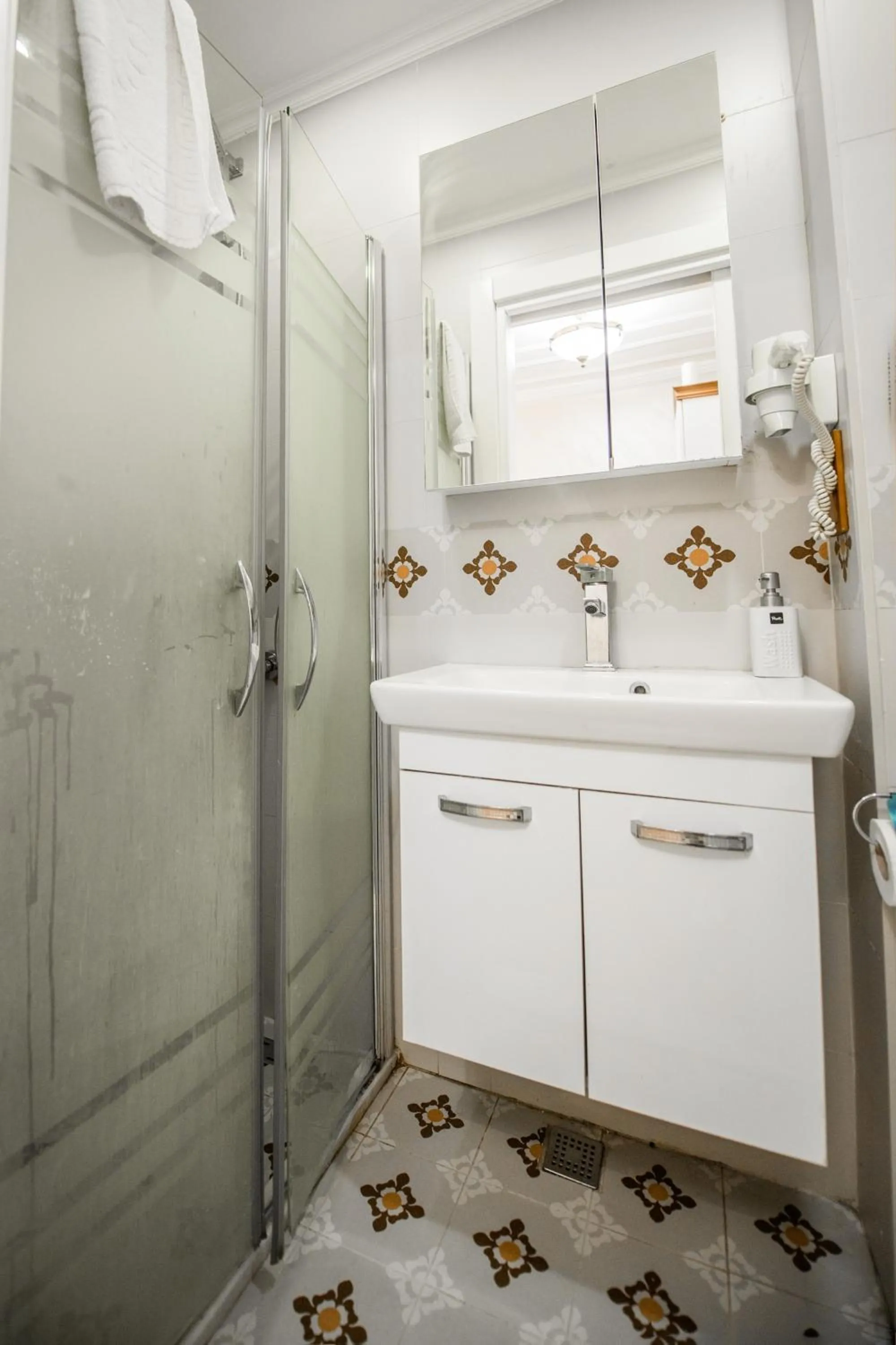 Bathroom in Linfer Hotel Taksim