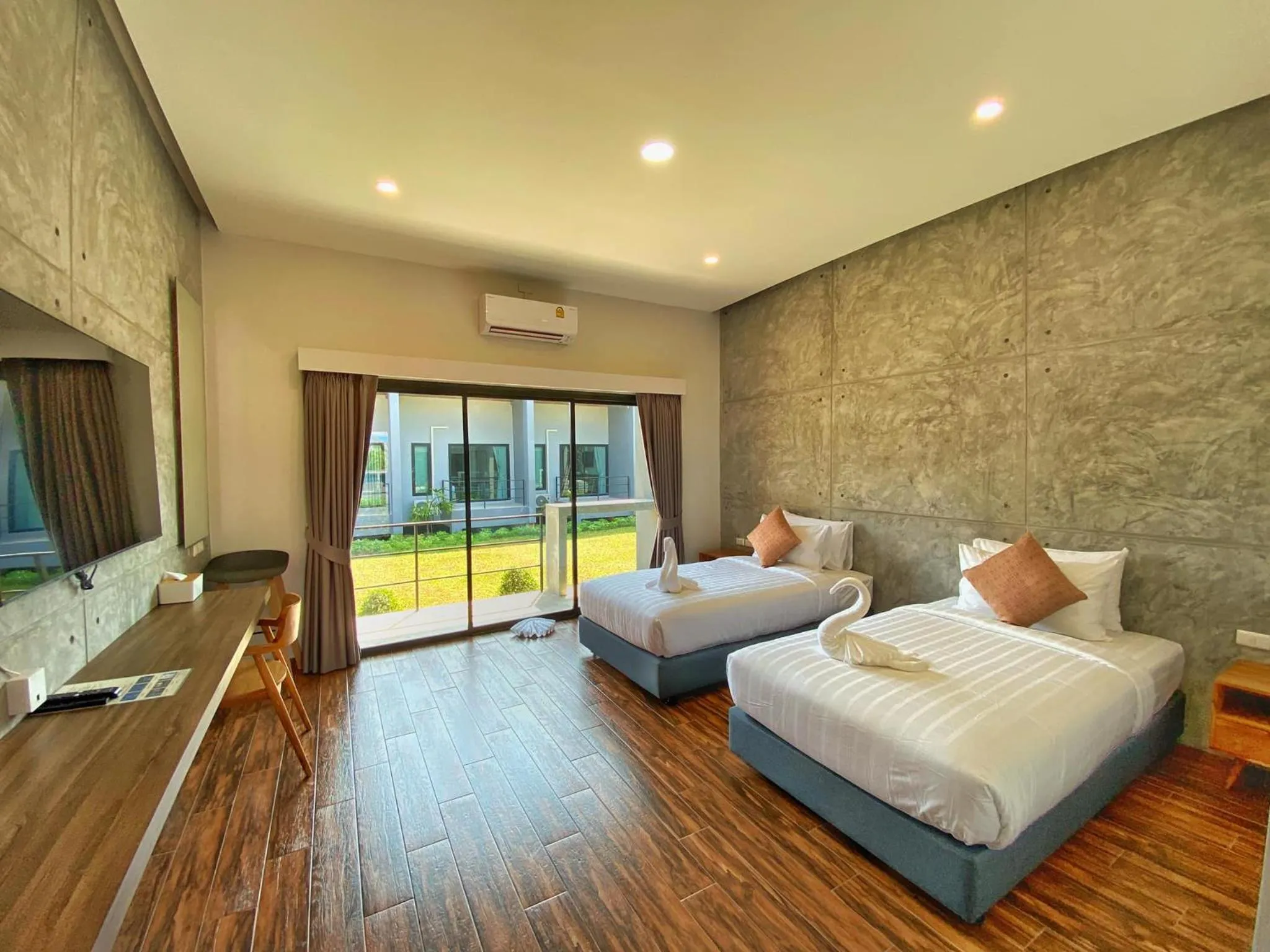 Bedroom, Bed in Destino Hotel Surin