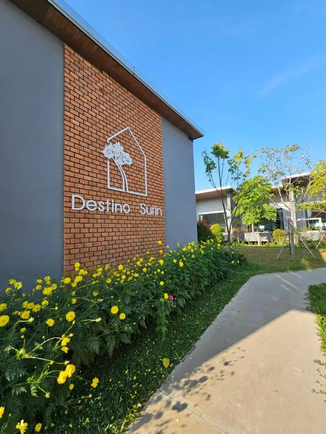 Inner courtyard view in Destino Hotel Surin Inner courtyard view in Destino Hotel Surin