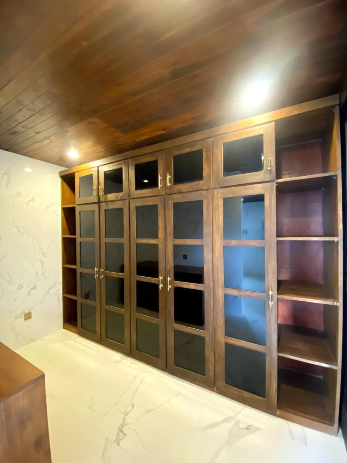 wardrobe, Bed in Shankara Munduk Bali