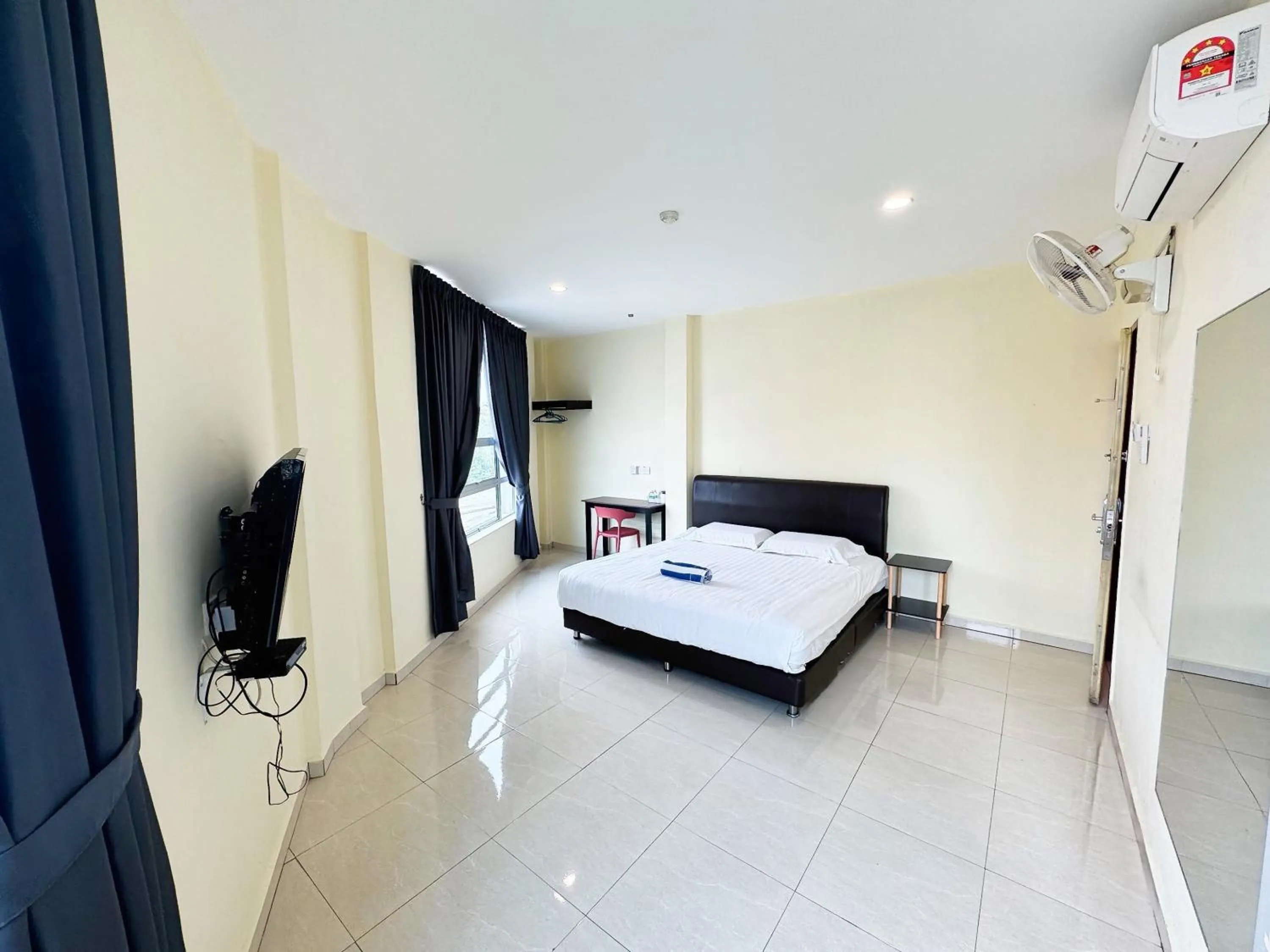 Bedroom, Bed in Hotel O Furich Hotel