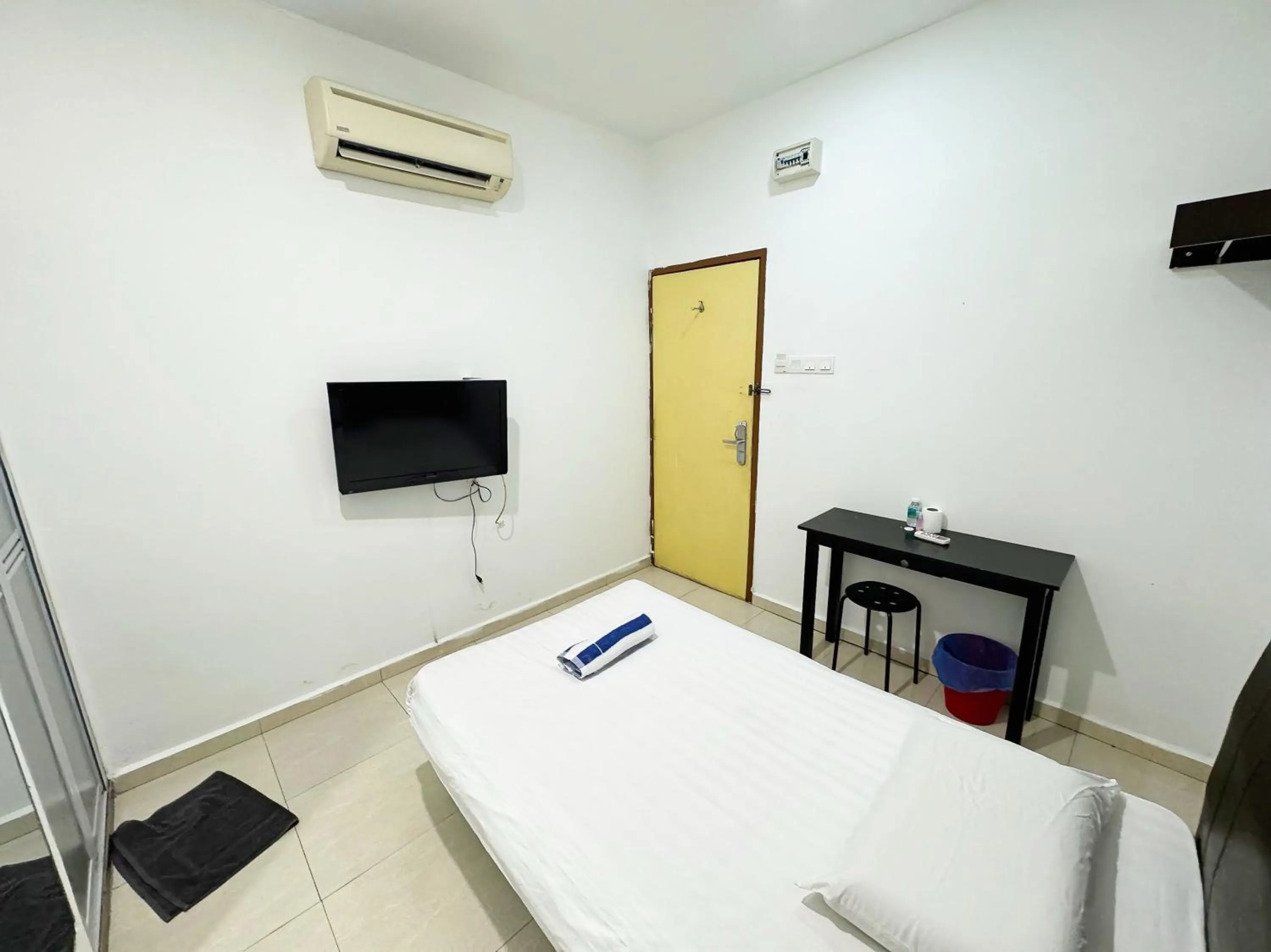 Bedroom, Bed in Hotel O Furich Hotel