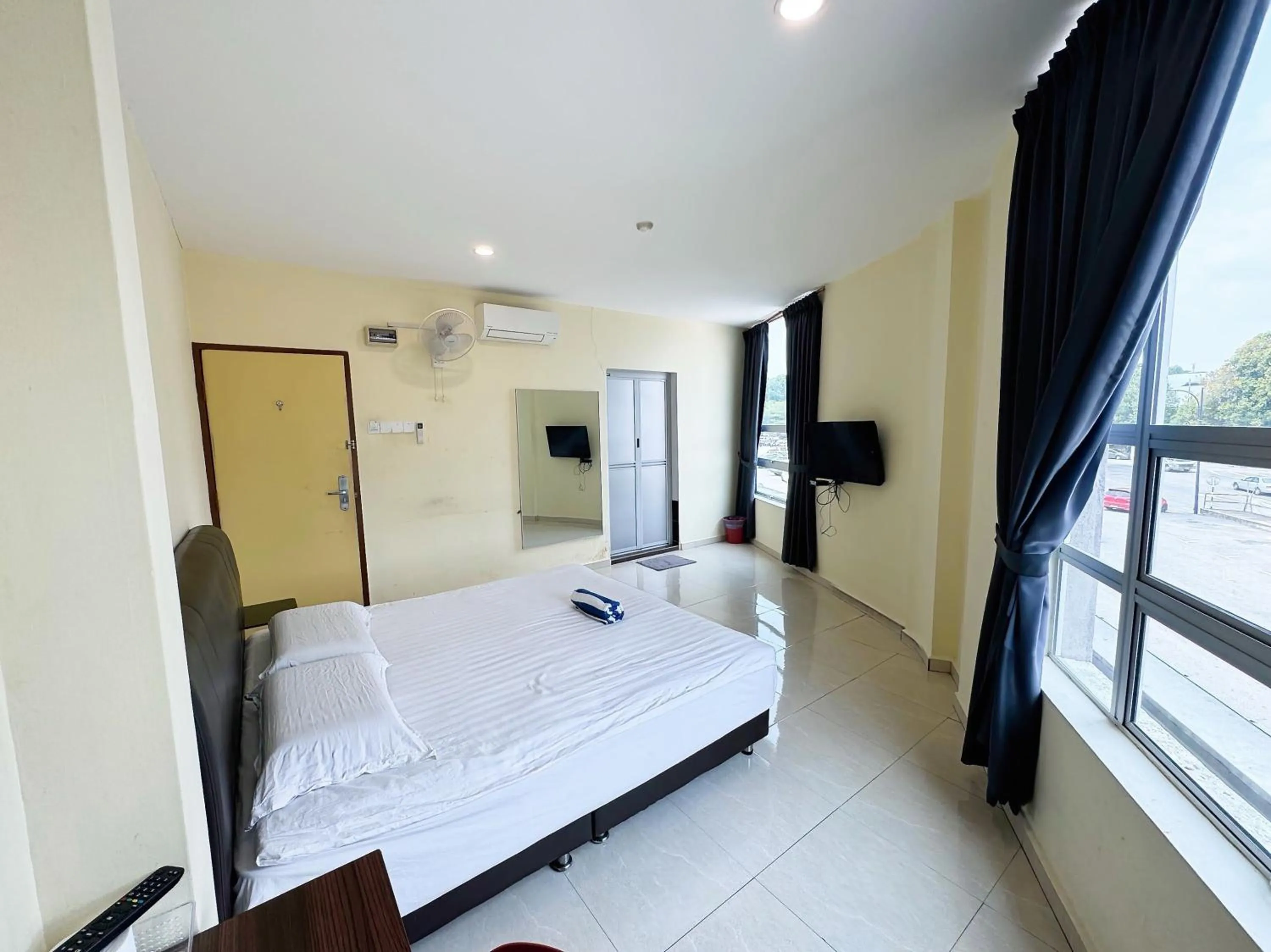 Bedroom, Bed in Hotel O Furich Hotel