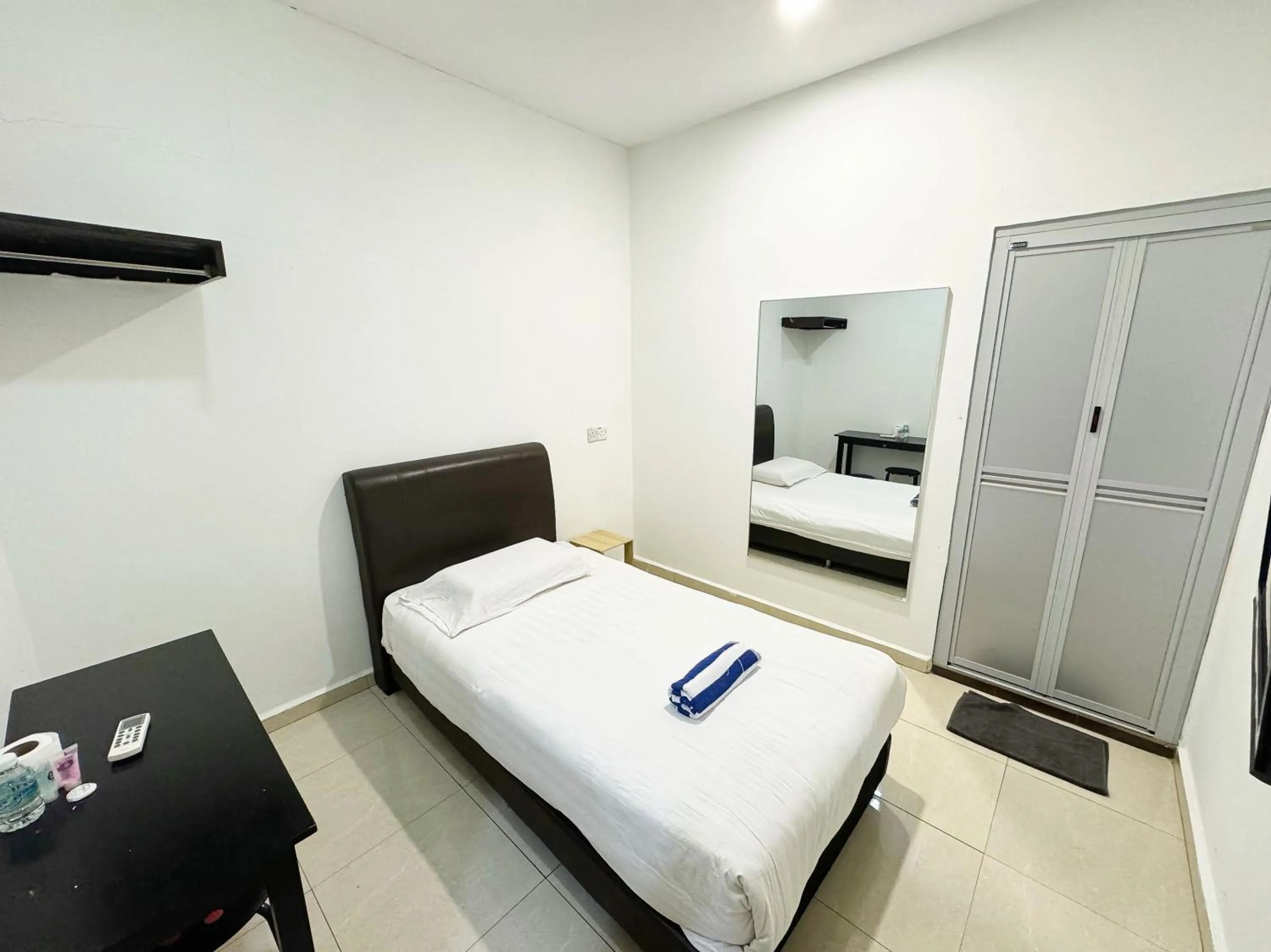 Bedroom, Bed in Hotel O Furich Hotel