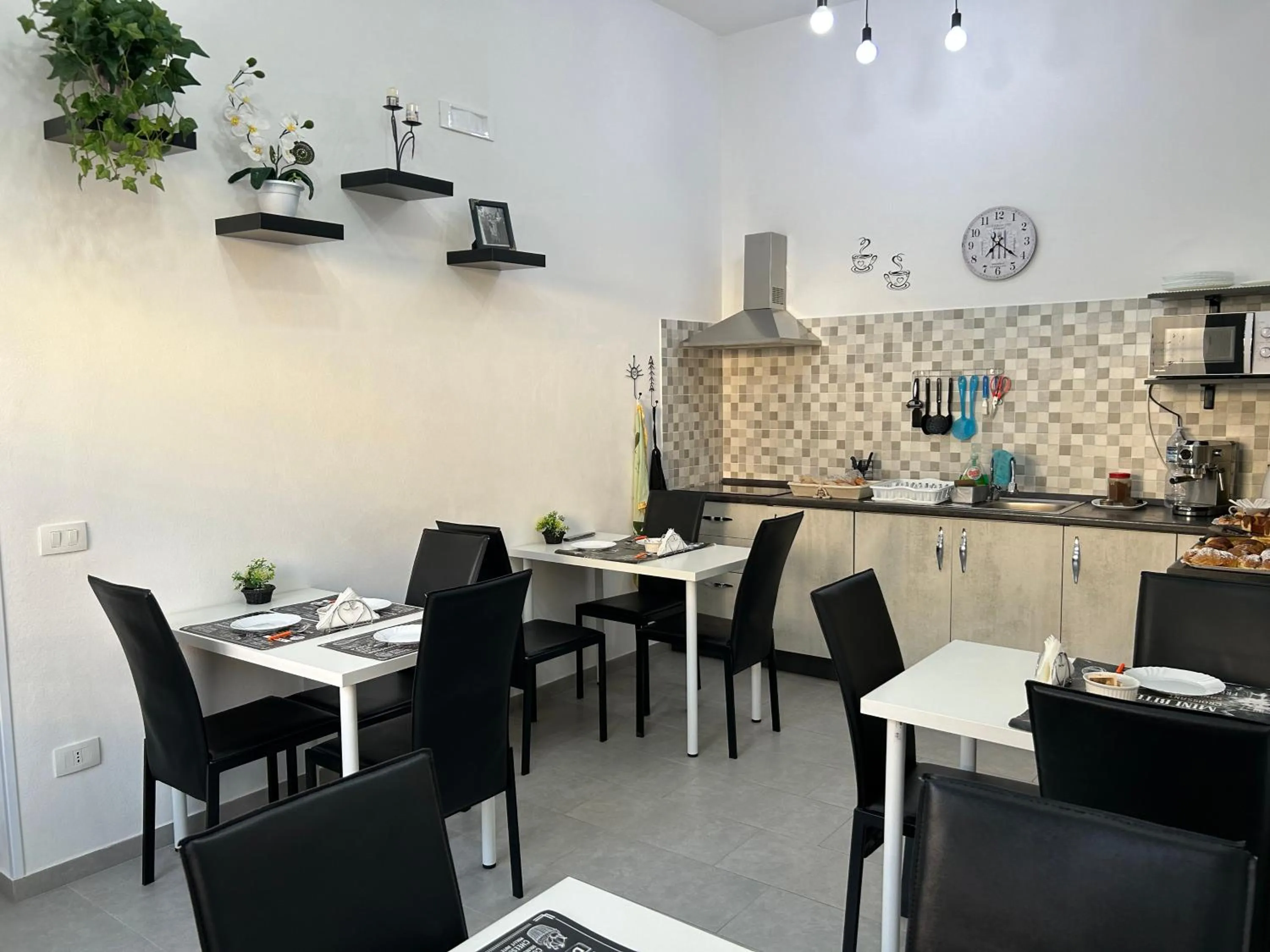 Restaurant/places to eat in B&B Ramura