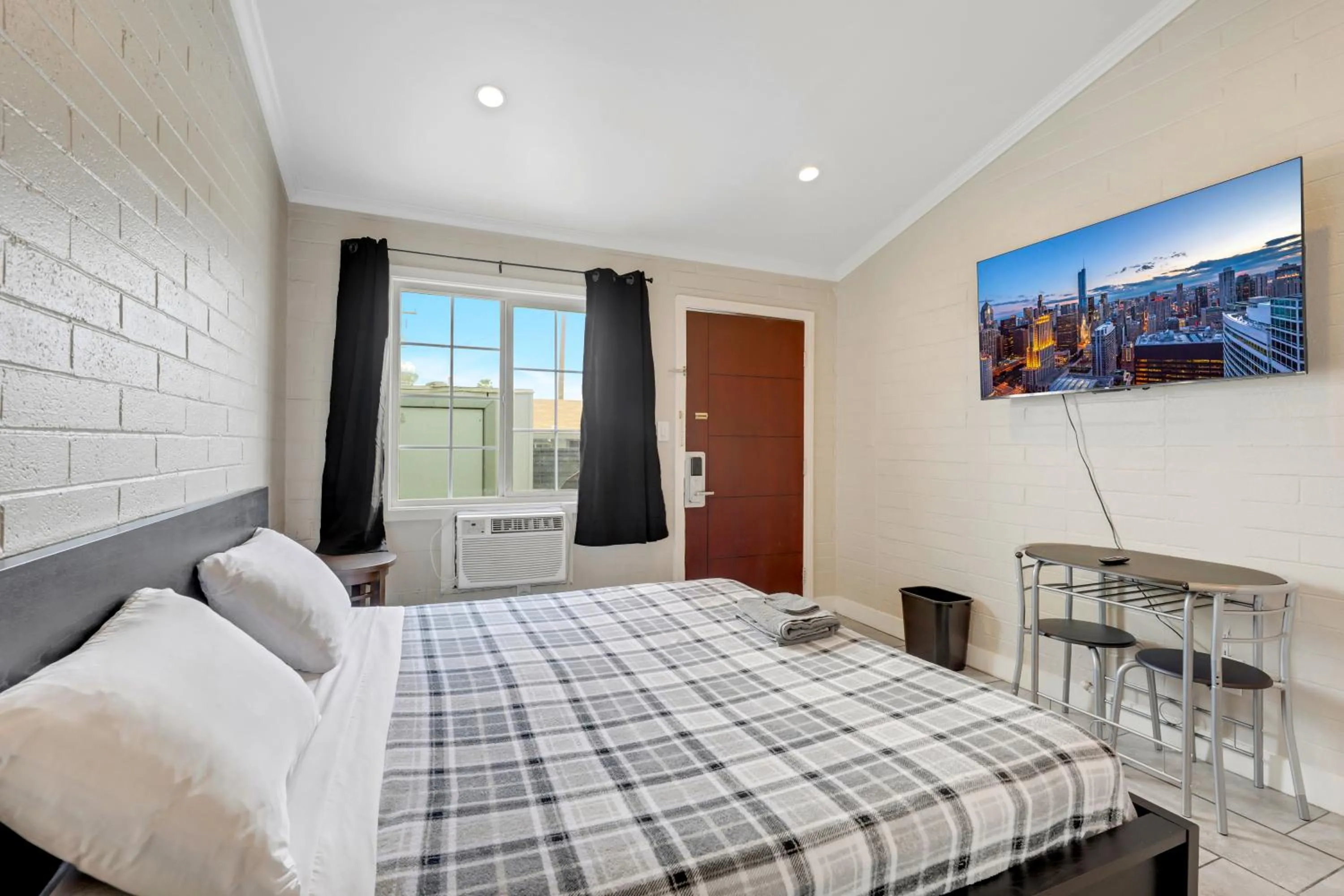 Bed in Desert Moon Motel