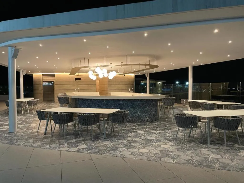 Restaurant/places to eat in Maritima Front Beach Apartment