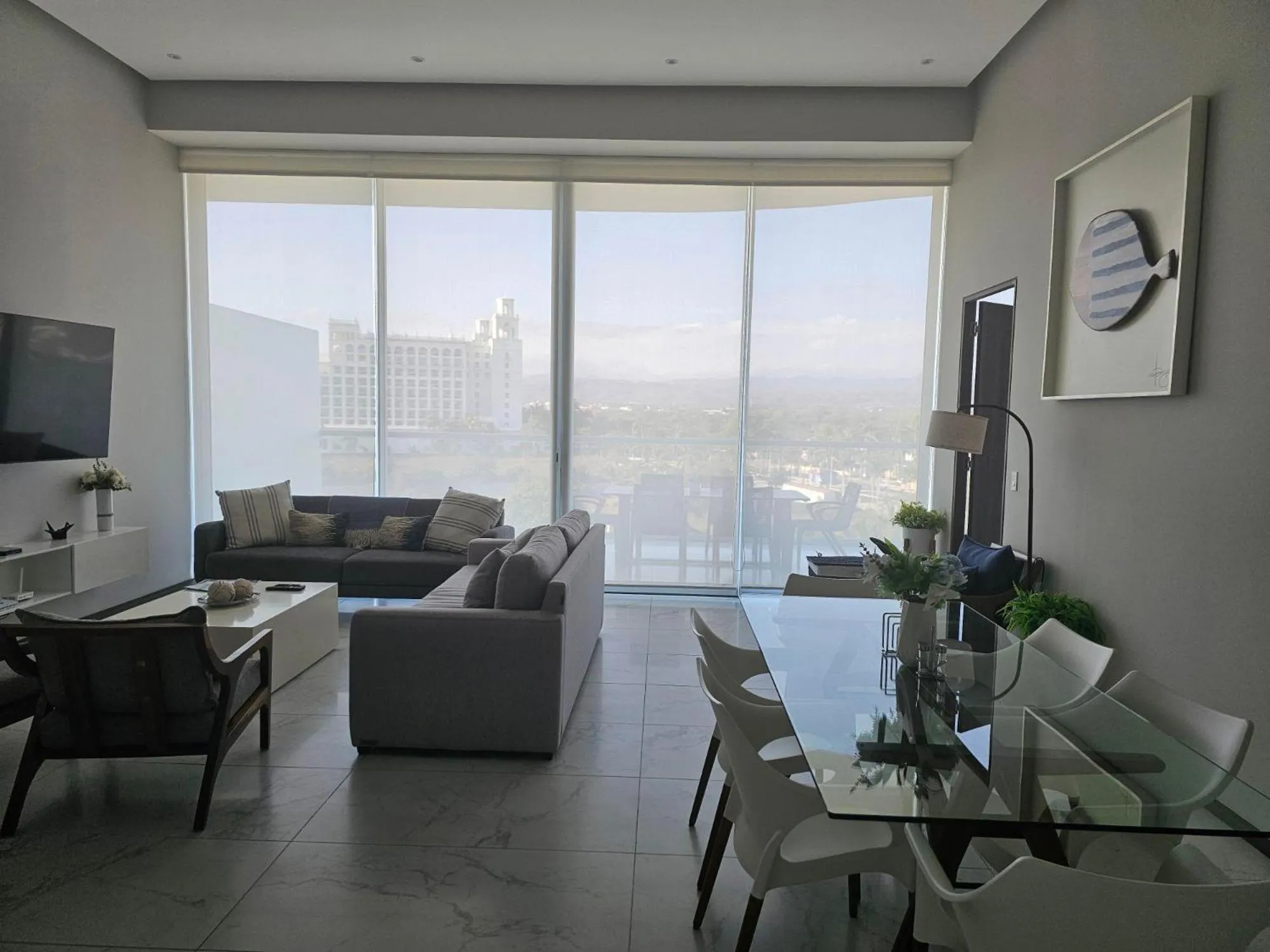 Communal lounge/ TV room in Maritima Front Beach Apartment