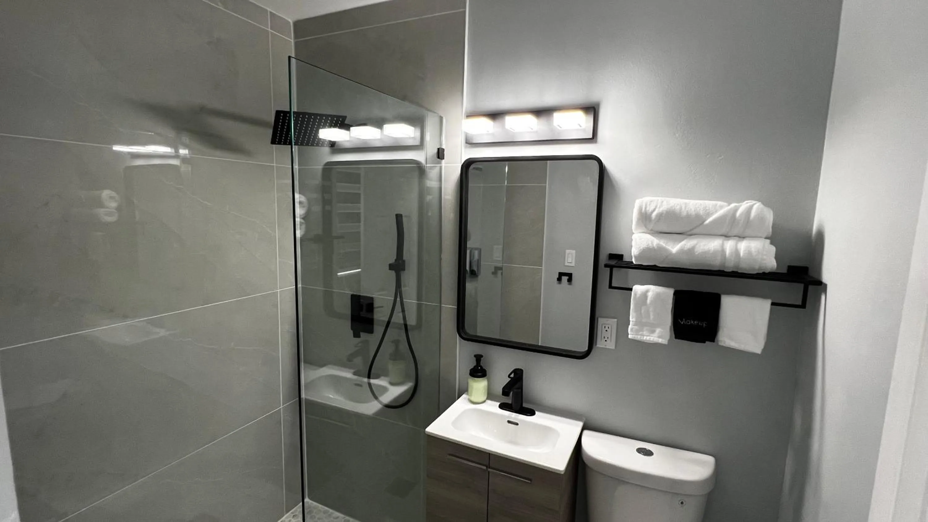 Shower in Oceano Suites Daytona Beach