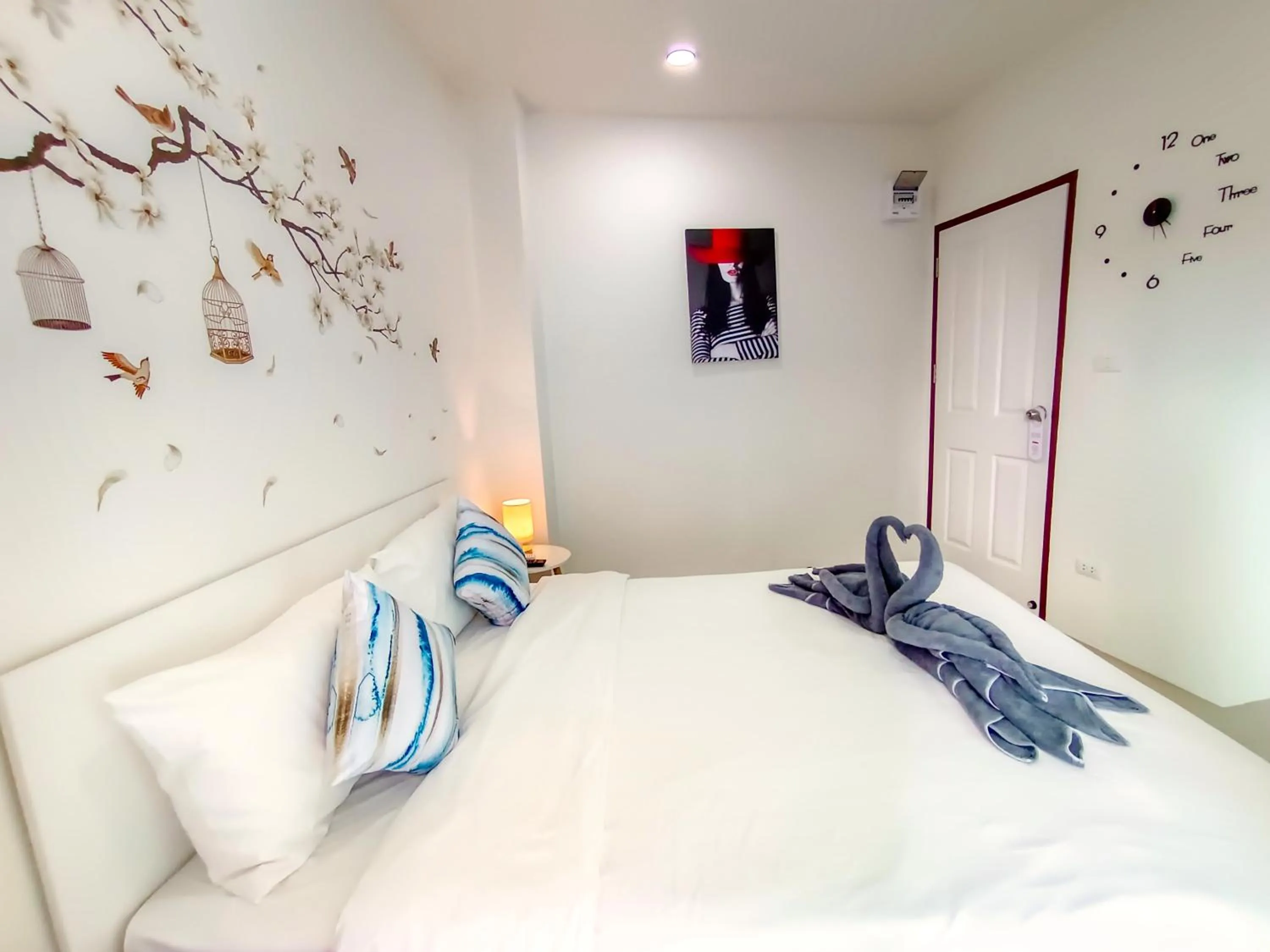 Bed in Sailor Hotel Pattaya