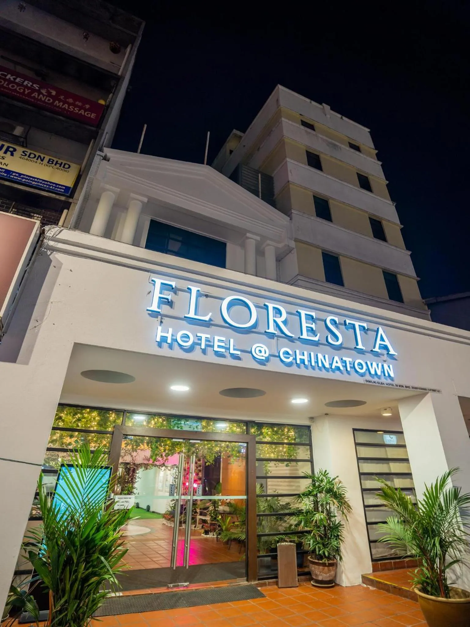 Property building in Floresta Hotel Chinatown