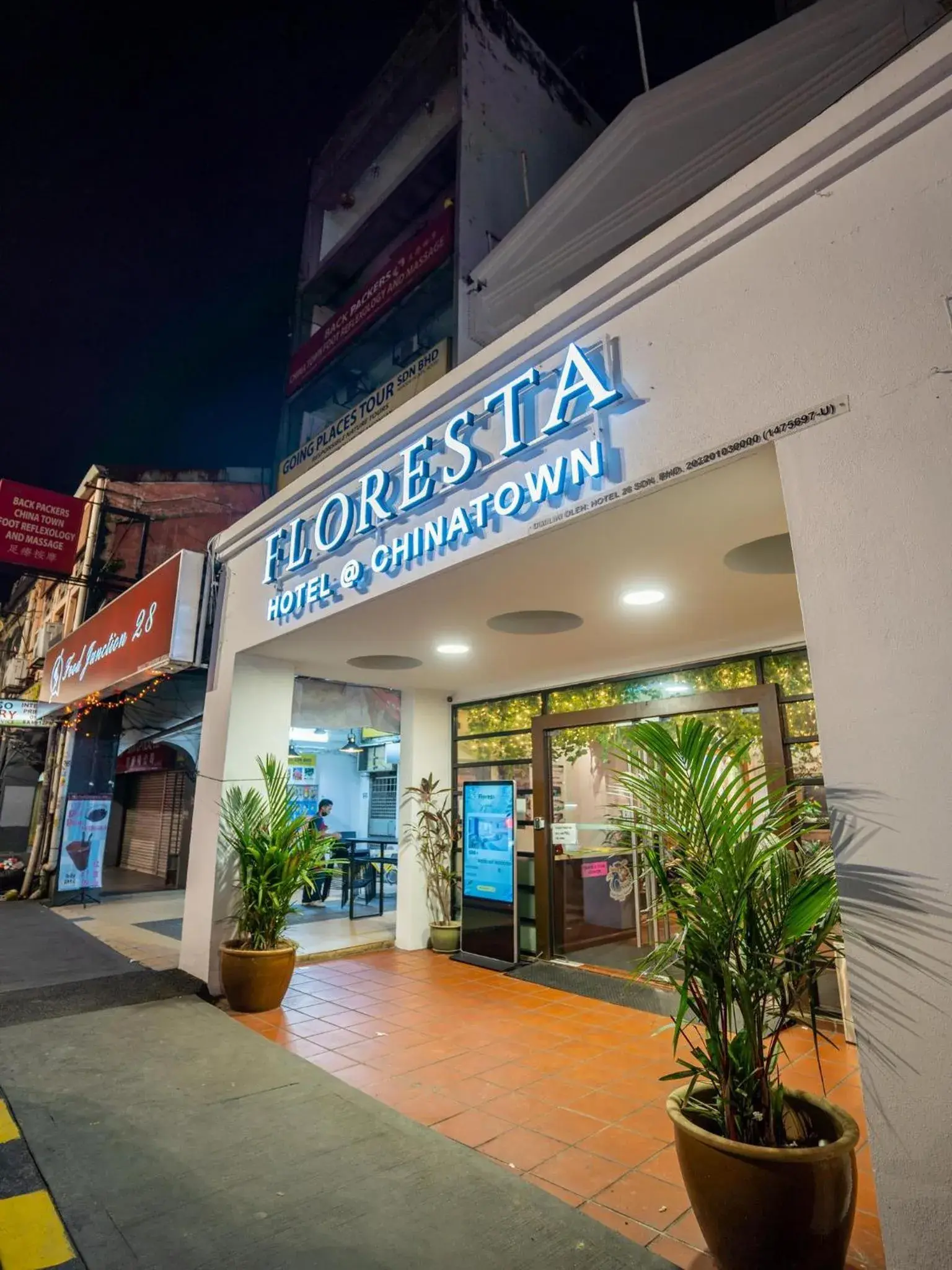 Property building in Floresta Hotel Chinatown Property building in Floresta Hotel Chinatown