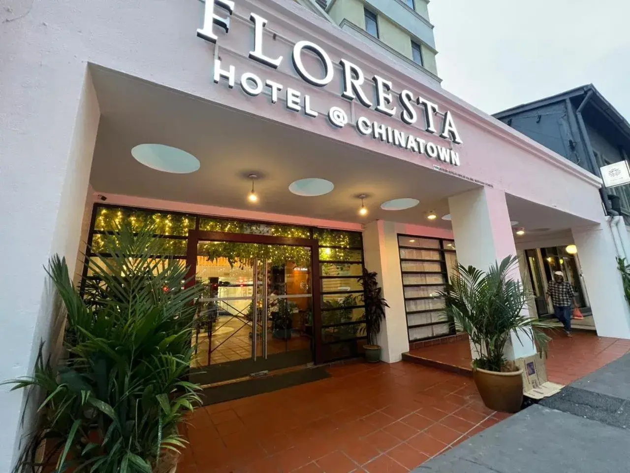 Property building in Floresta Hotel Chinatown Property building in Floresta Hotel Chinatown