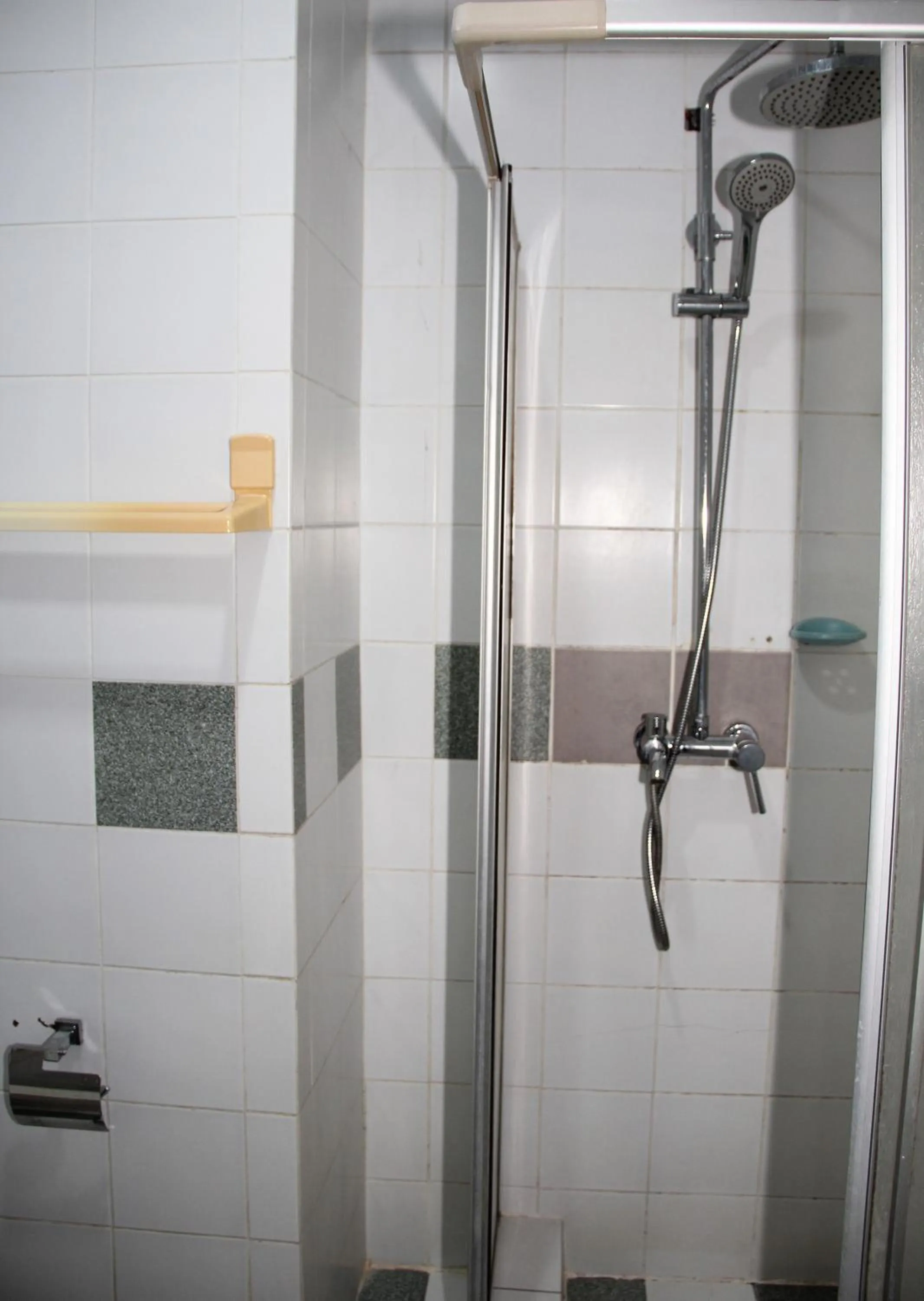 Shower in Sandakan Inn