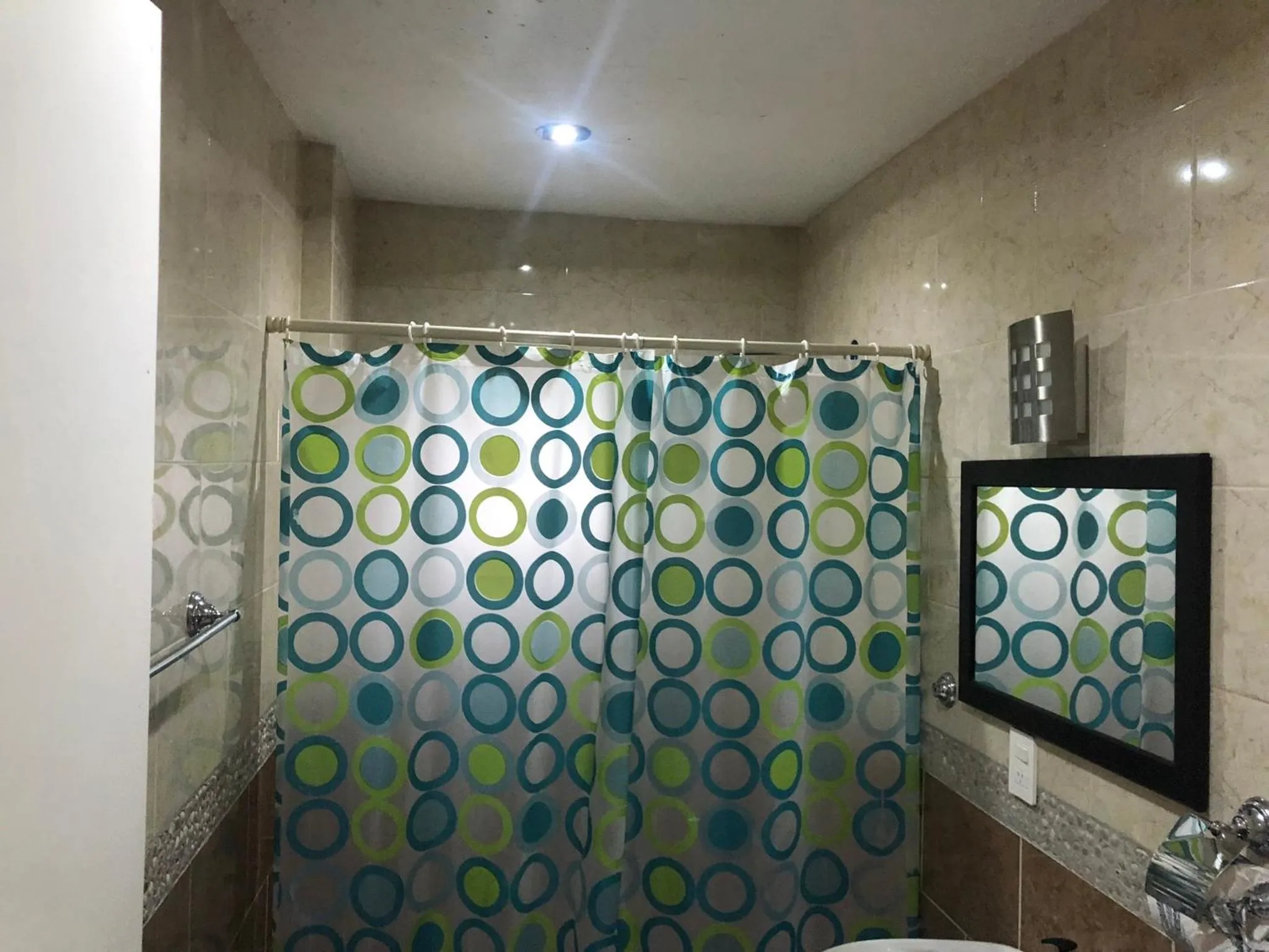 Shower in Los Robles