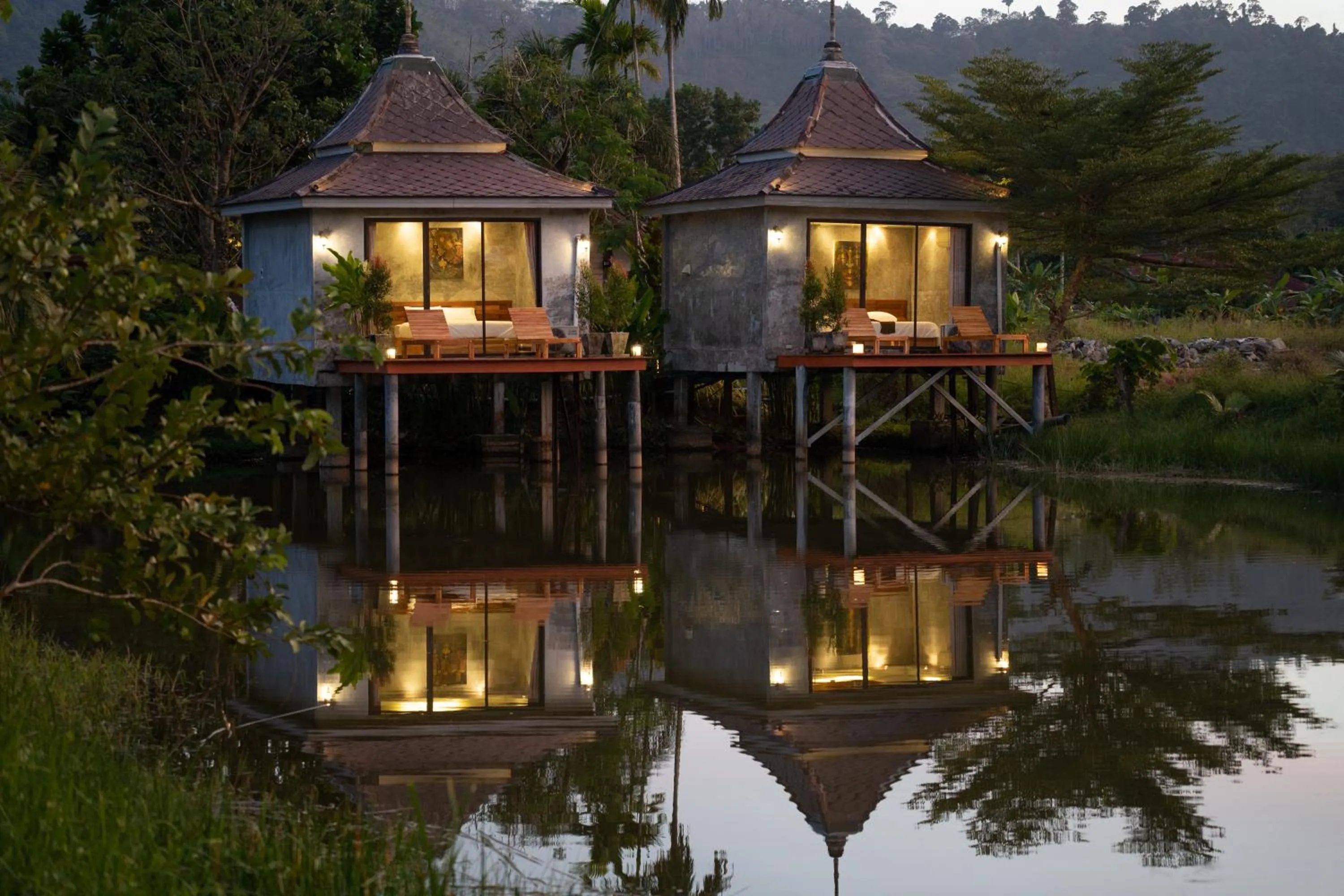 Night in Anodard Phuket, Nai Yang Beach
