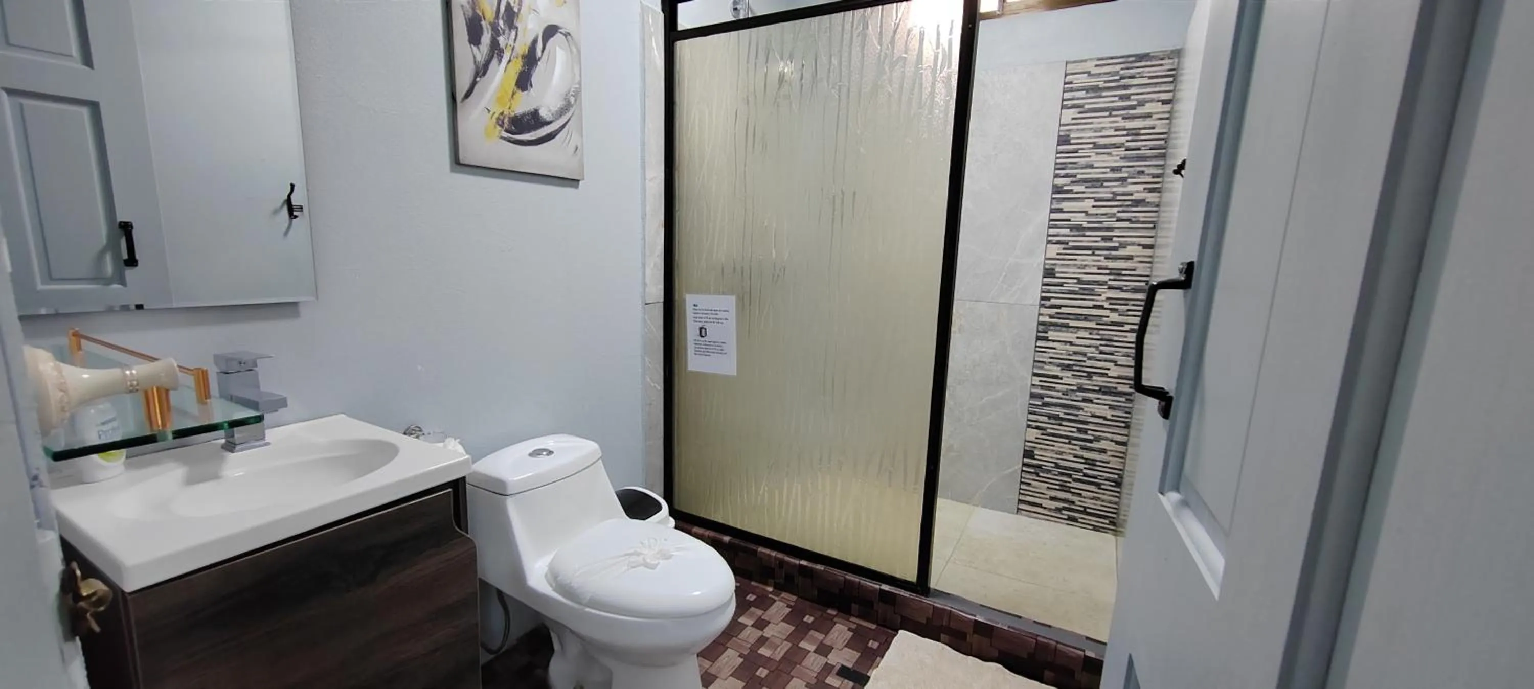 Shower in Ballena Rey Hotel