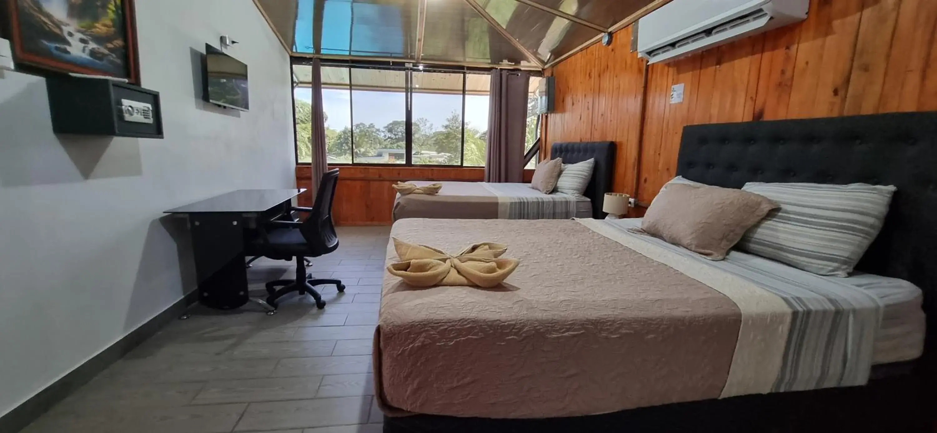Studio Apartment - single occupancy in Ballena Rey Hotel Studio Apartment - single occupancy in Ballena Rey Hotel
