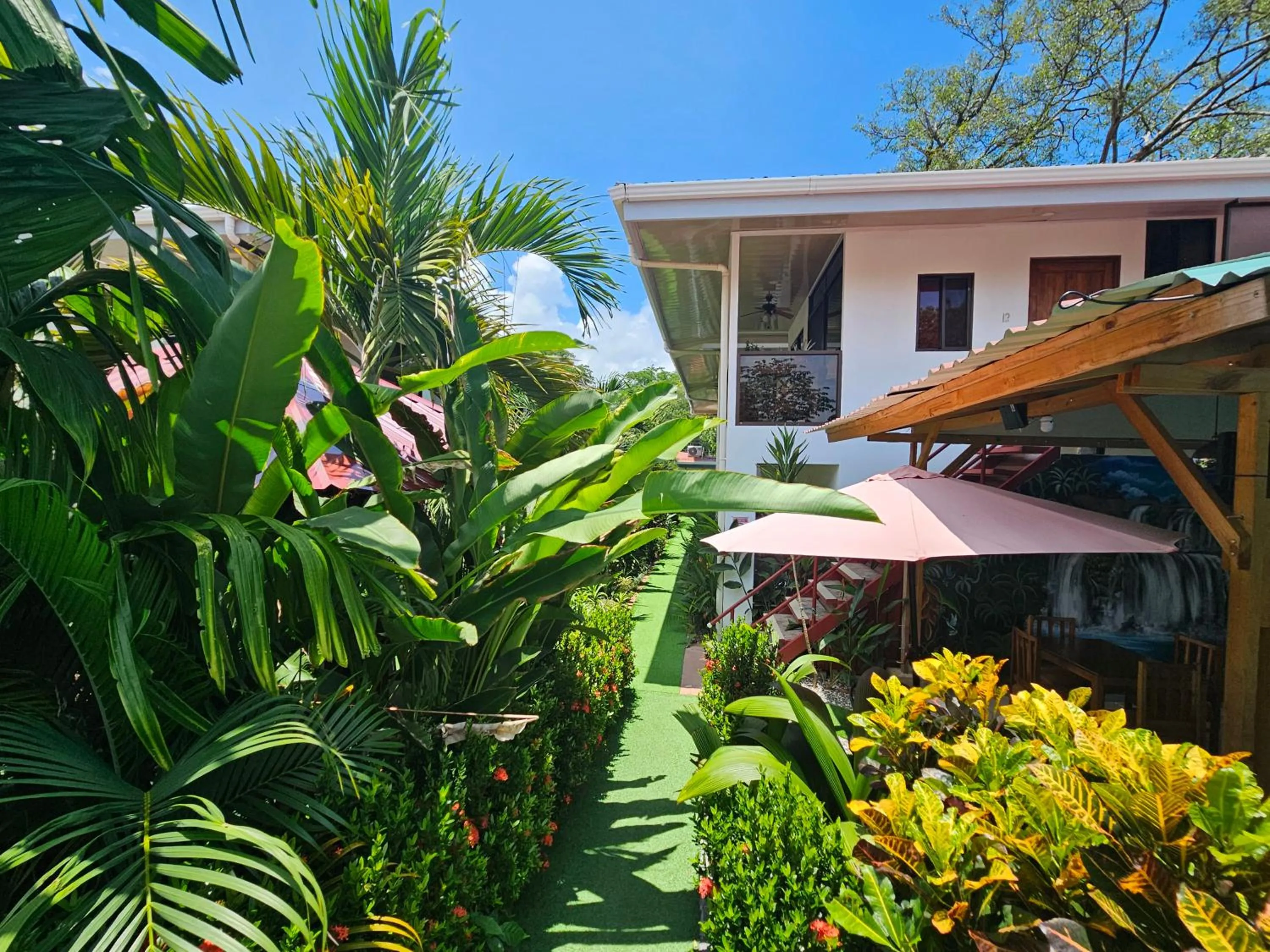 Communal lounge/ TV room in Ballena Rey Hotel