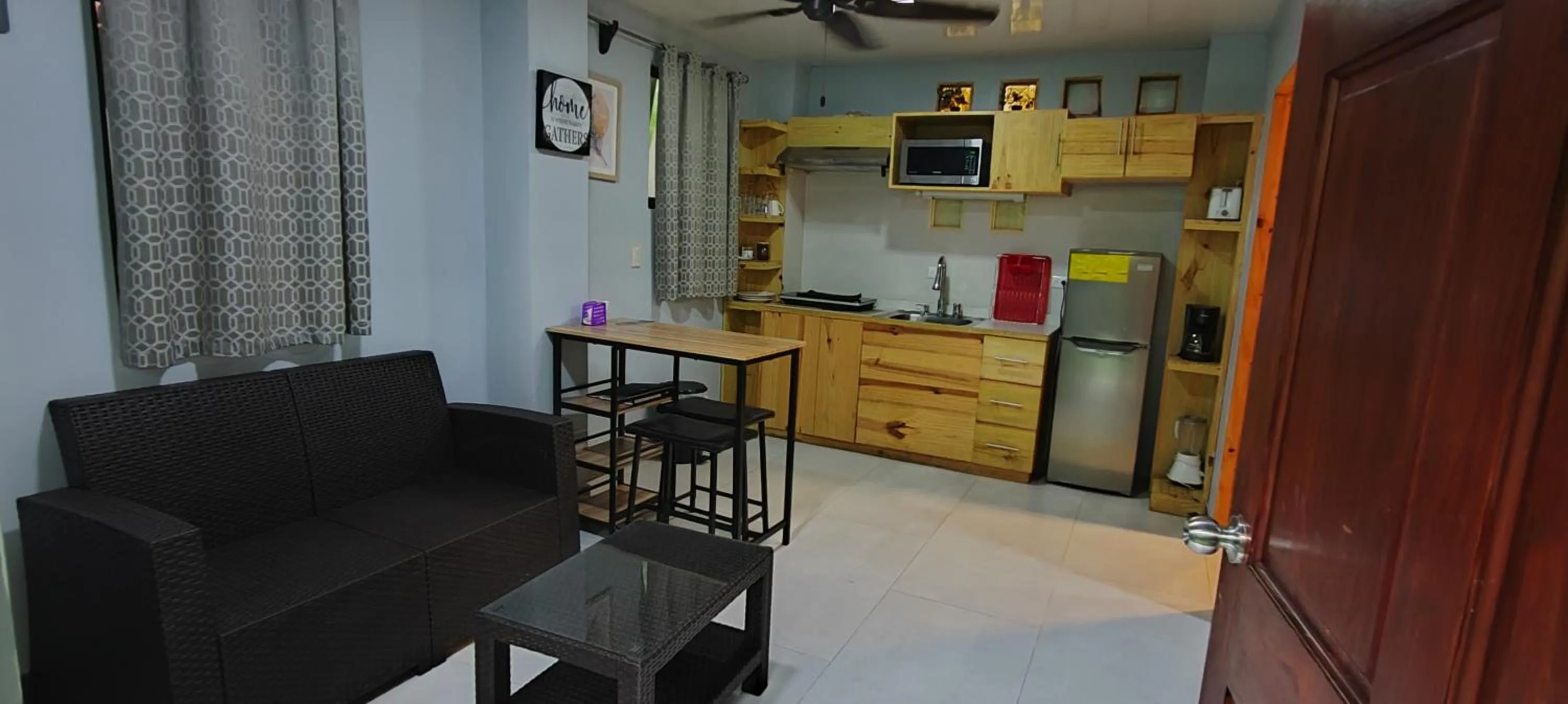 Communal lounge/ TV room in Ballena Rey Hotel