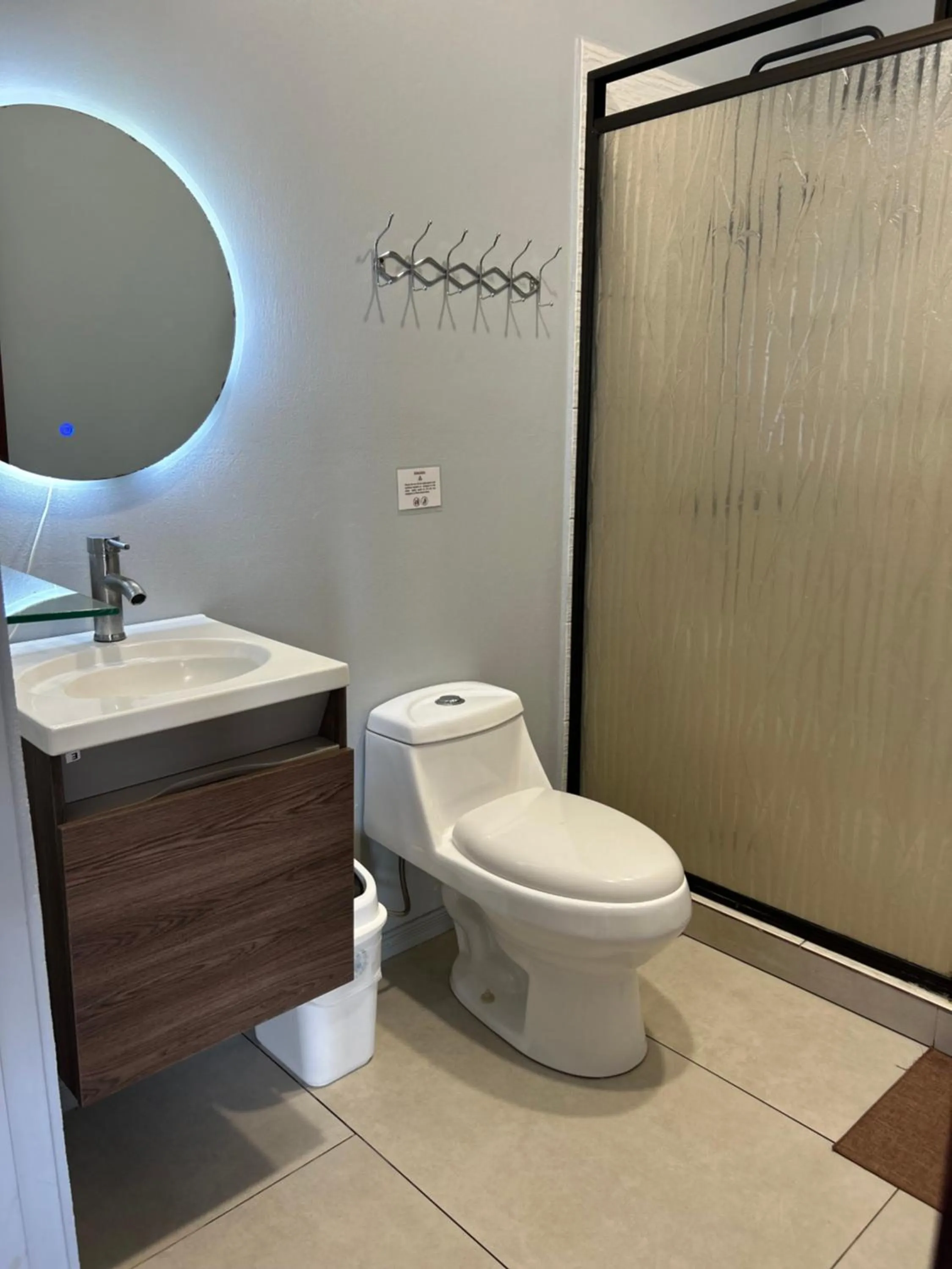 Shower in Ballena Rey Hotel