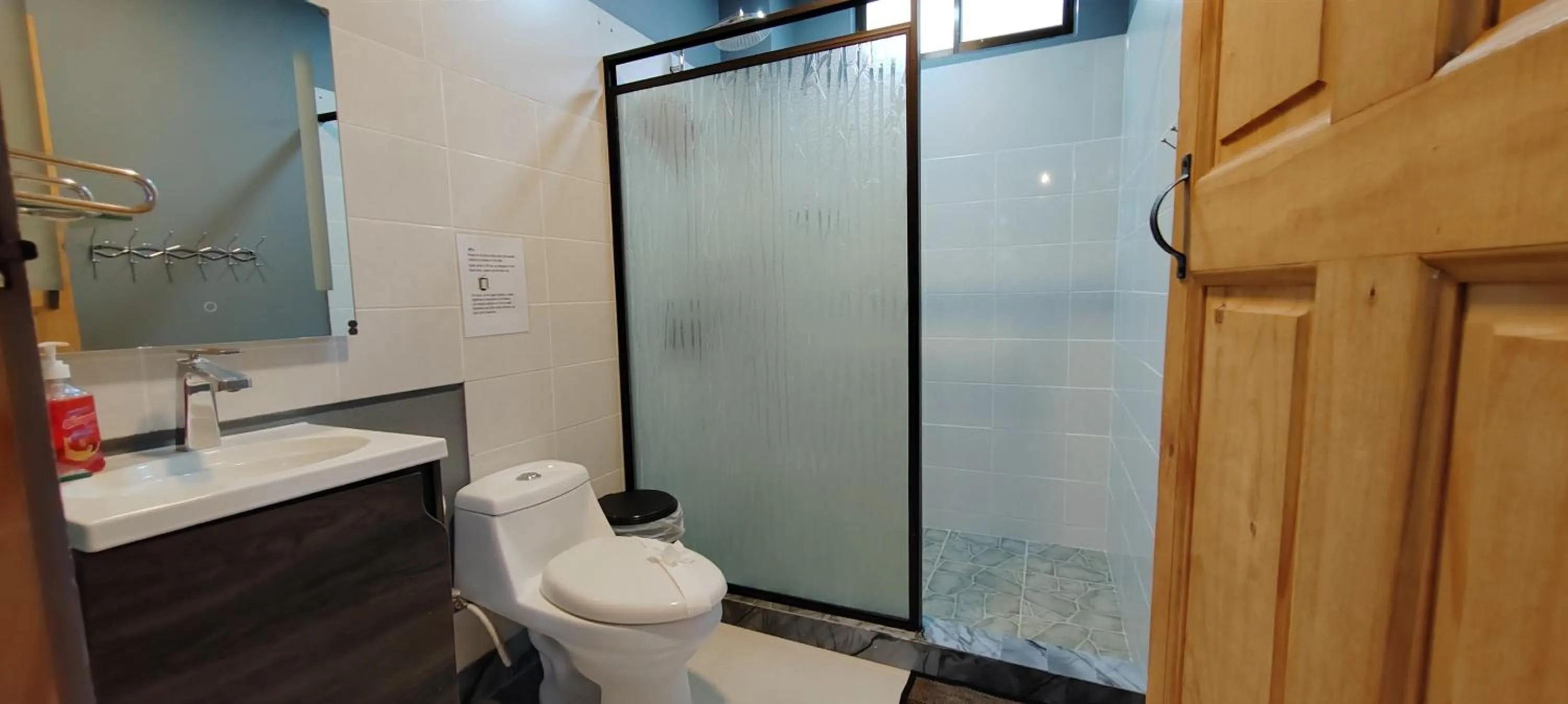 Shower in Ballena Rey Hotel