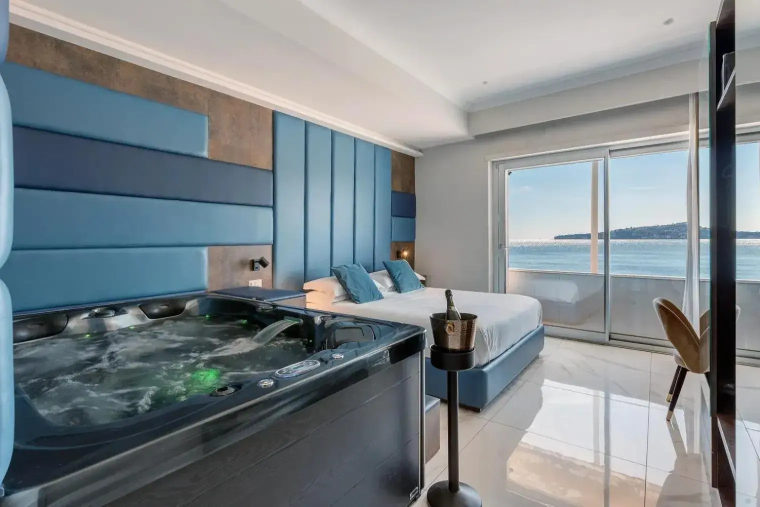 Junior Suite with Private Pool in Imperatrice Suites Junior Suite with Private Pool in Imperatrice Suites