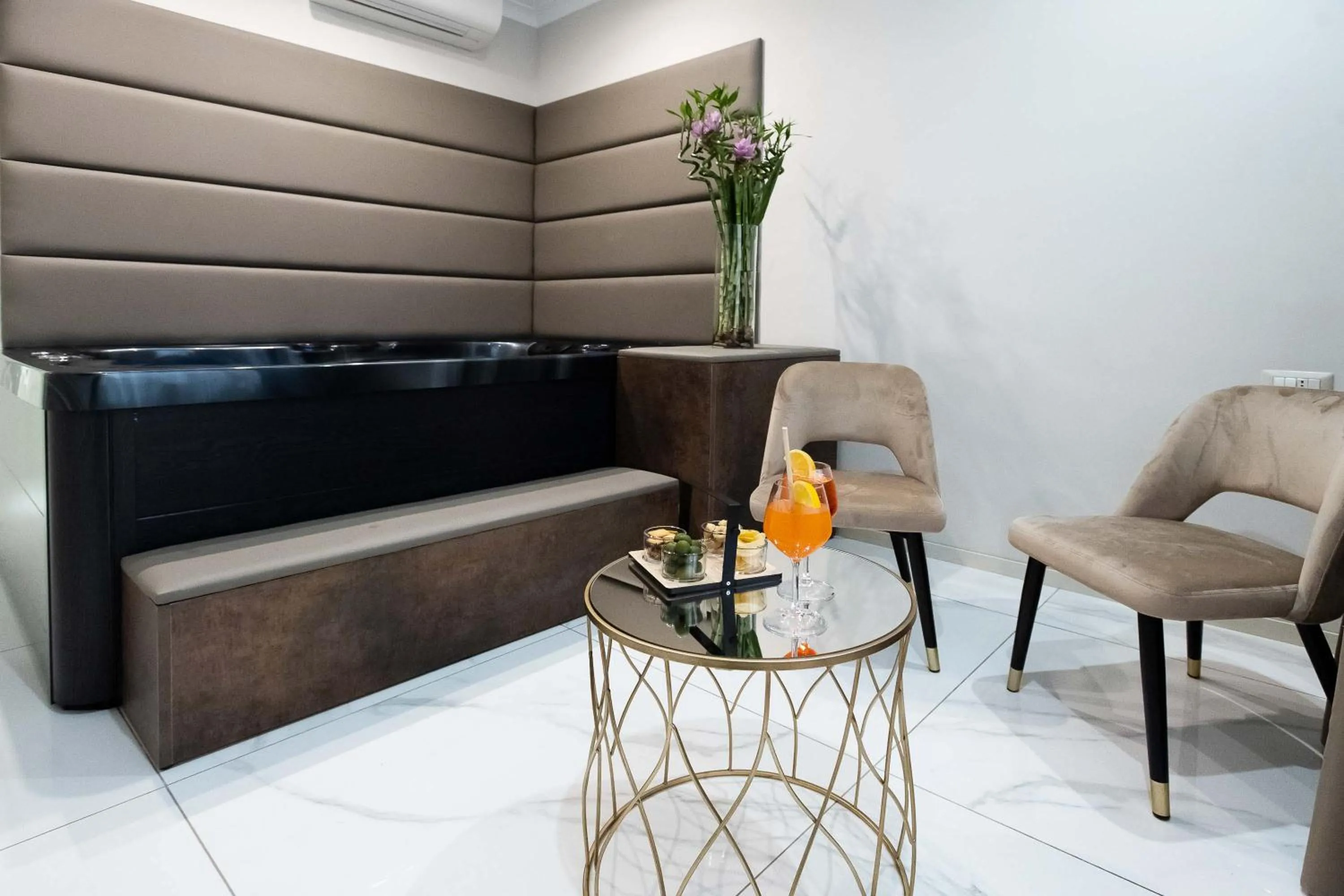 Decorative detail in Imperatrice Suites