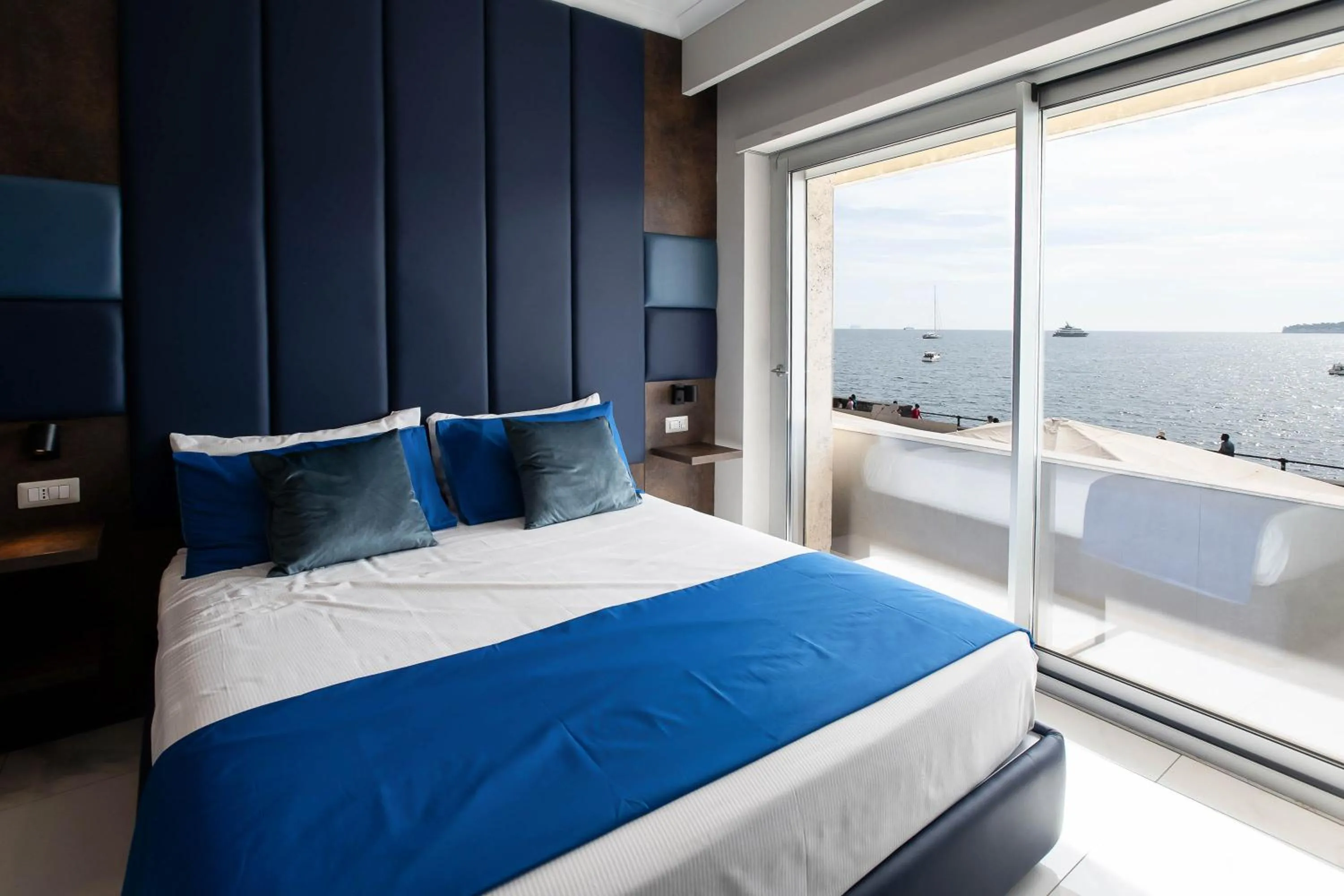 Bed in Imperatrice Suites