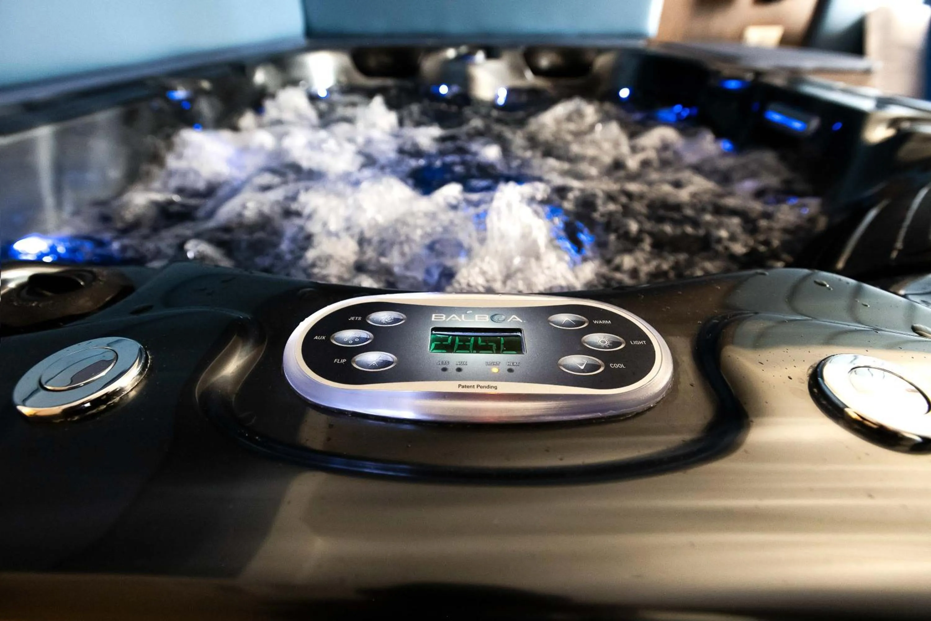 Swimming pool in Imperatrice Suites